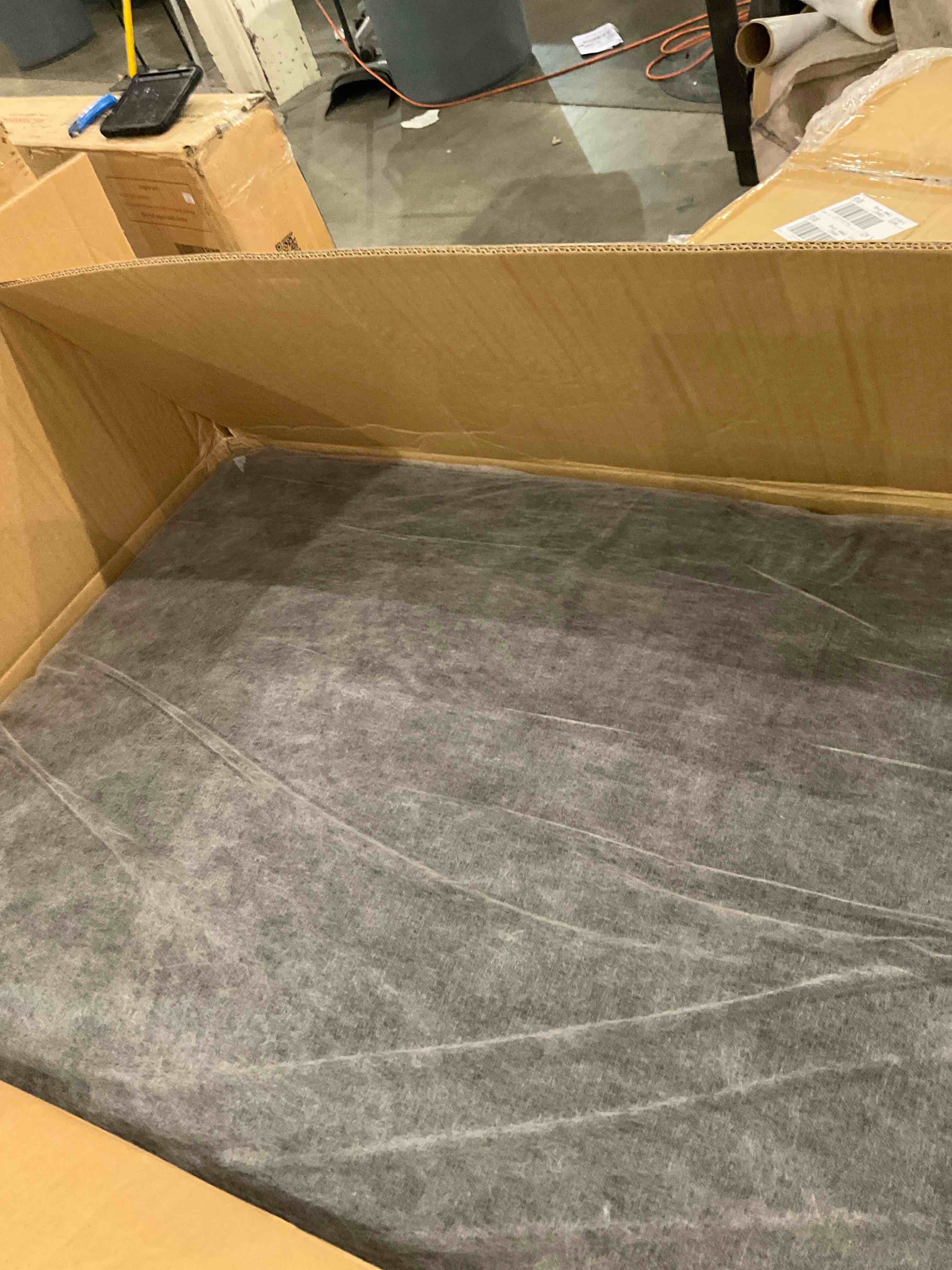 https://s3.amazonaws.com/lotting-images-prod/BargainHunt/BHL00140154_1718193317889.jpeg