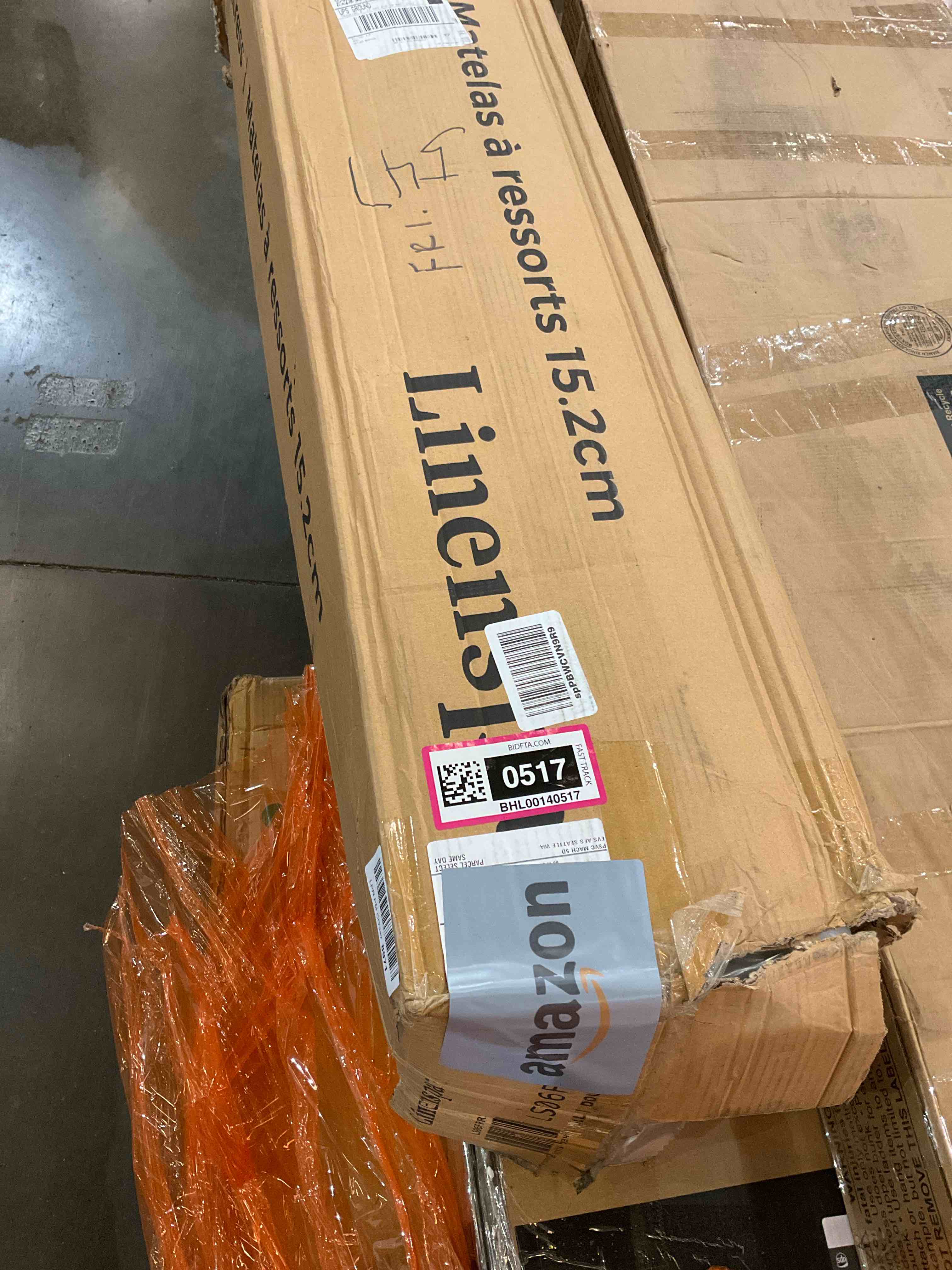 https://s3.amazonaws.com/lotting-images-prod/BargainHunt/BHL00140517_1709567427291.jpeg