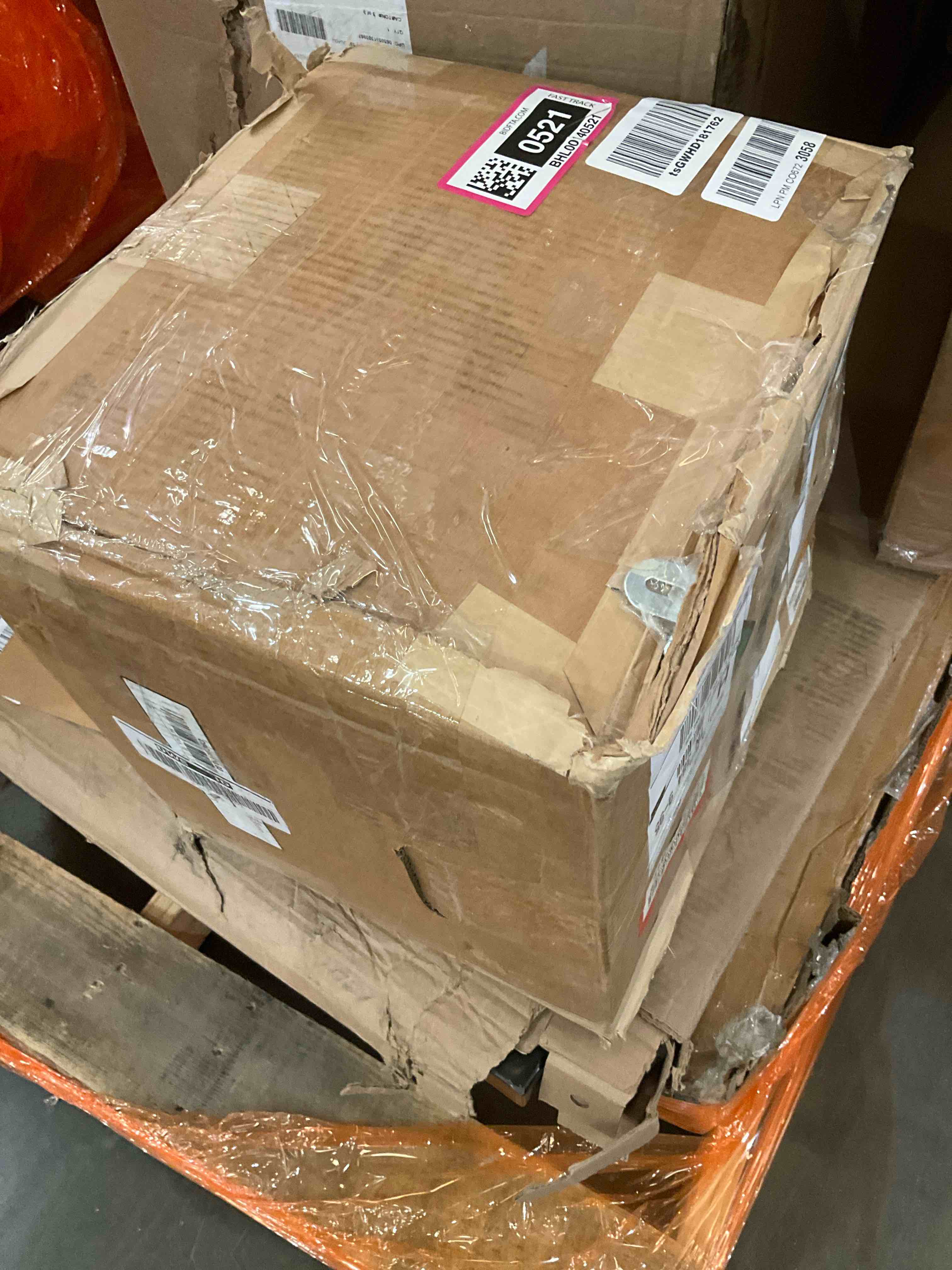 https://s3.amazonaws.com/lotting-images-prod/BargainHunt/BHL00140521_1709568207180.jpeg