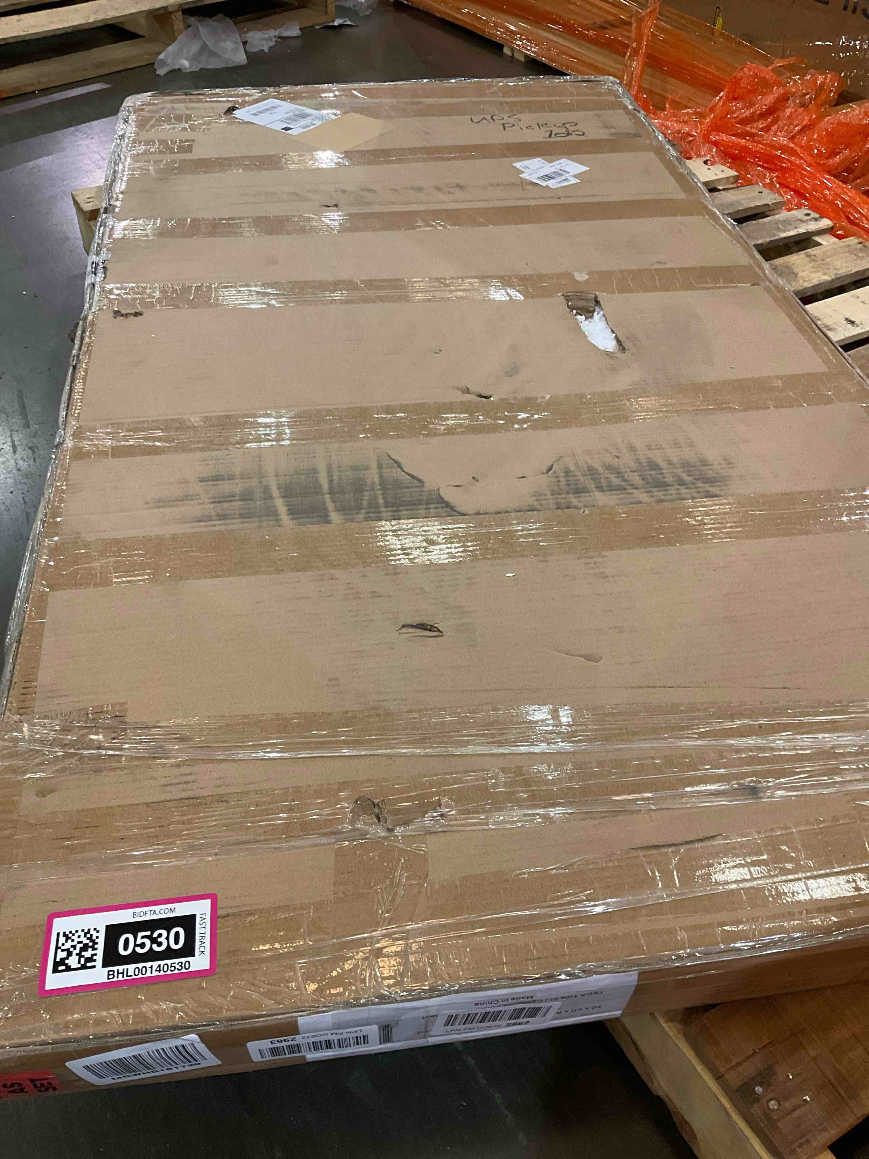 https://s3.amazonaws.com/lotting-images-prod/BargainHunt/BHL00140530_1709569532772.jpeg