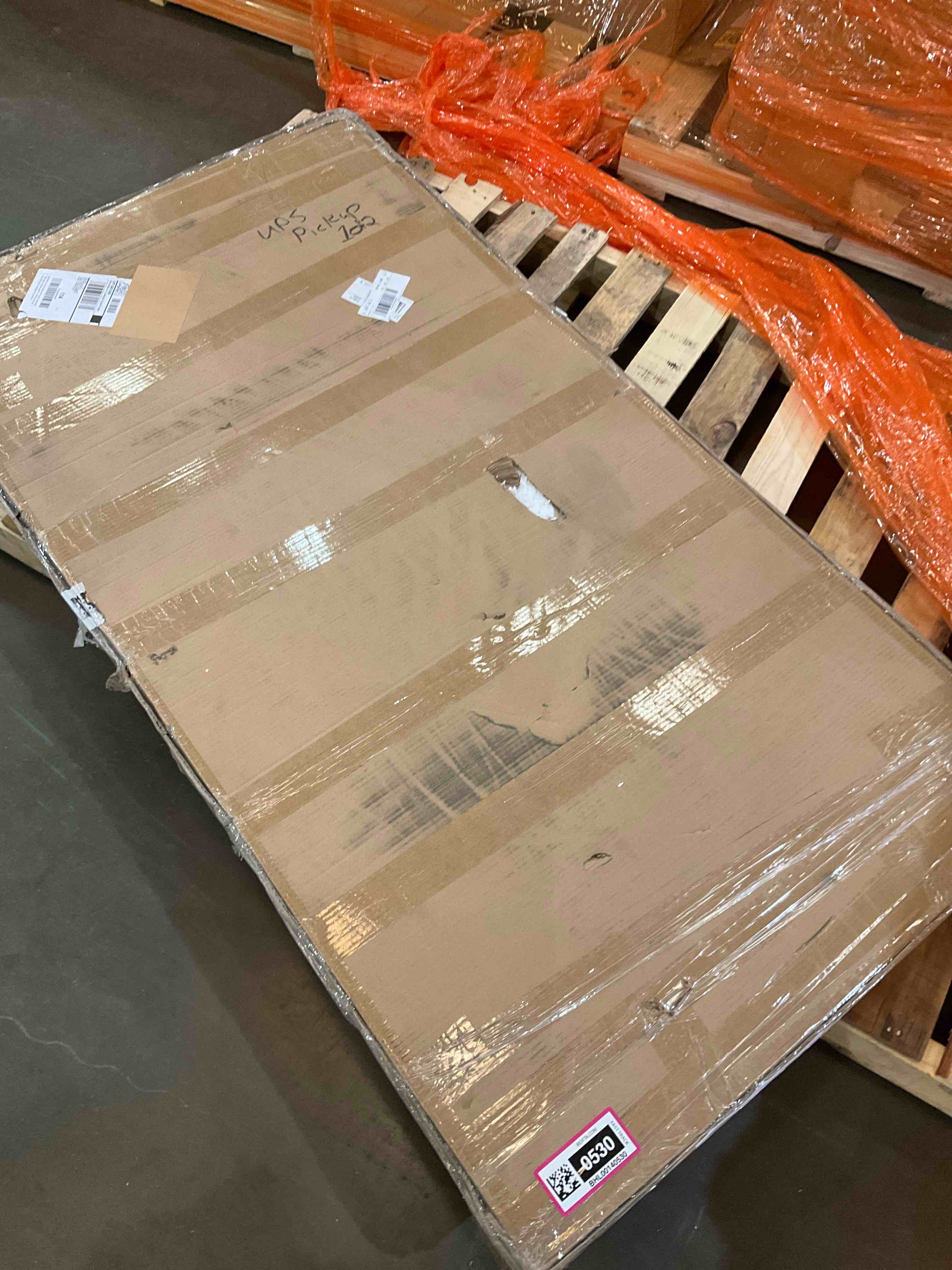 https://s3.amazonaws.com/lotting-images-prod/BargainHunt/BHL00140530_1709569537234.jpeg