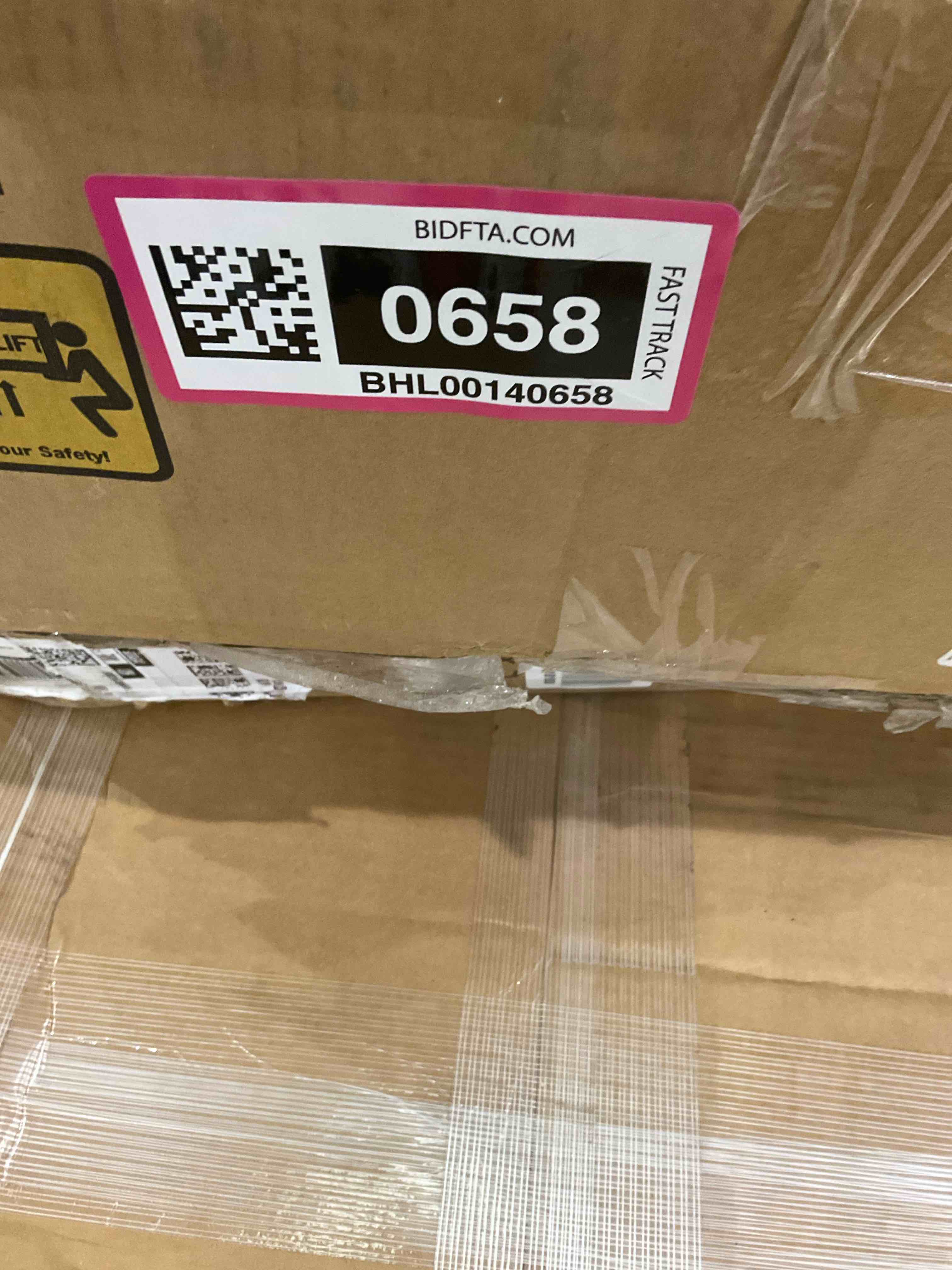 https://s3.amazonaws.com/lotting-images-prod/BargainHunt/BHL00140658_1709816325968.jpeg