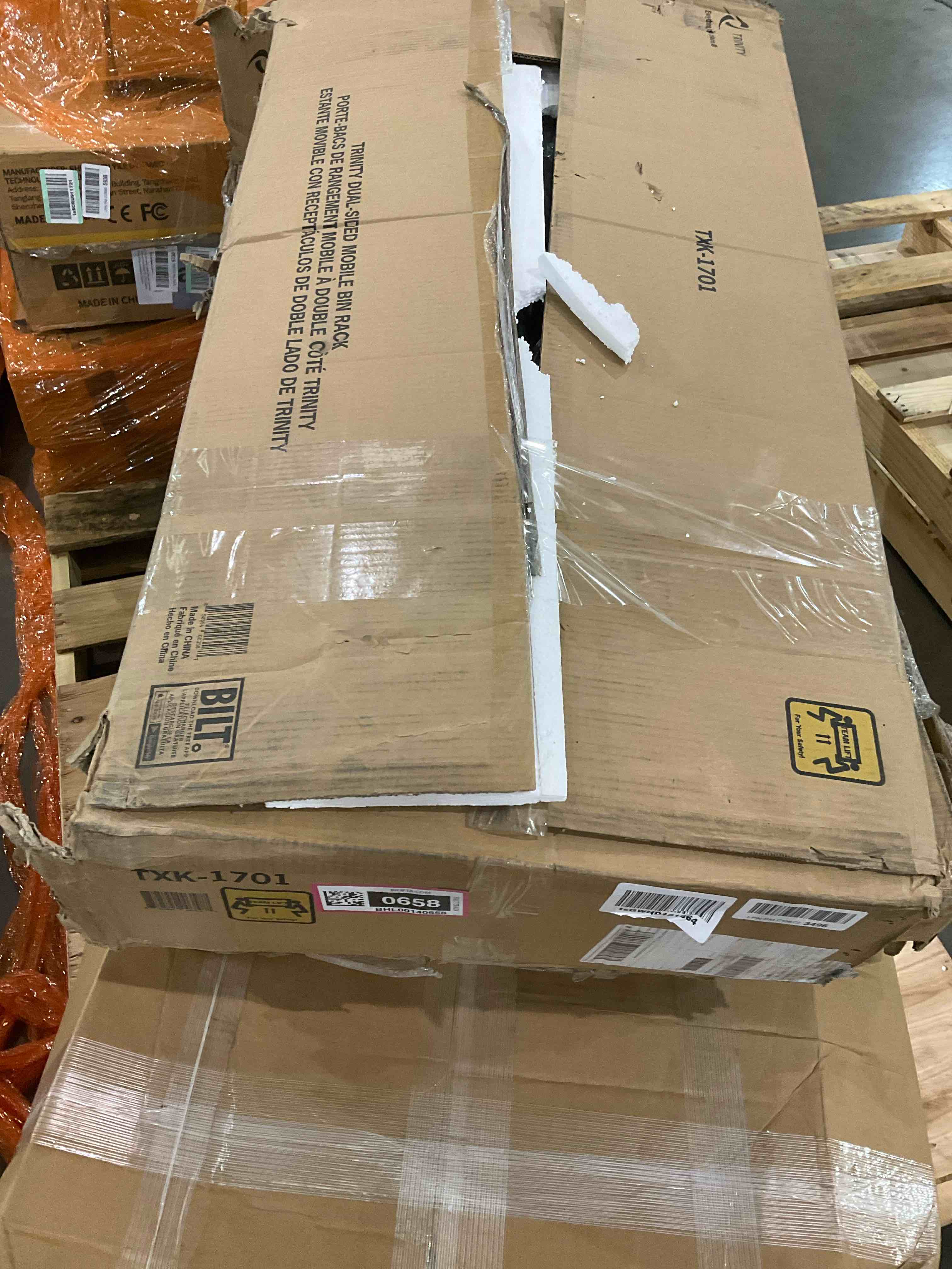 https://s3.amazonaws.com/lotting-images-prod/BargainHunt/BHL00140658_1709816327646.jpeg