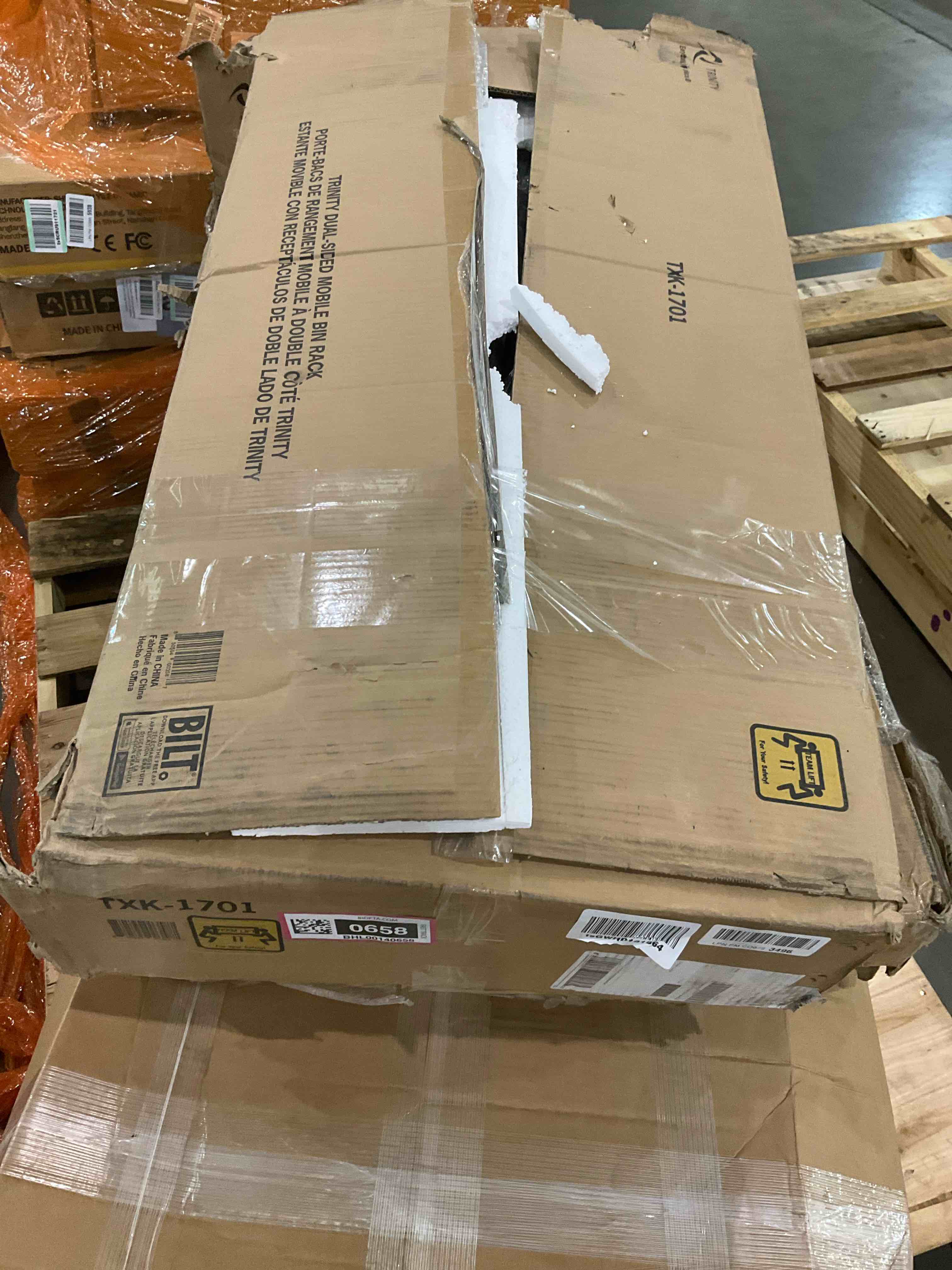 https://s3.amazonaws.com/lotting-images-prod/BargainHunt/BHL00140658_1709816328832.jpeg