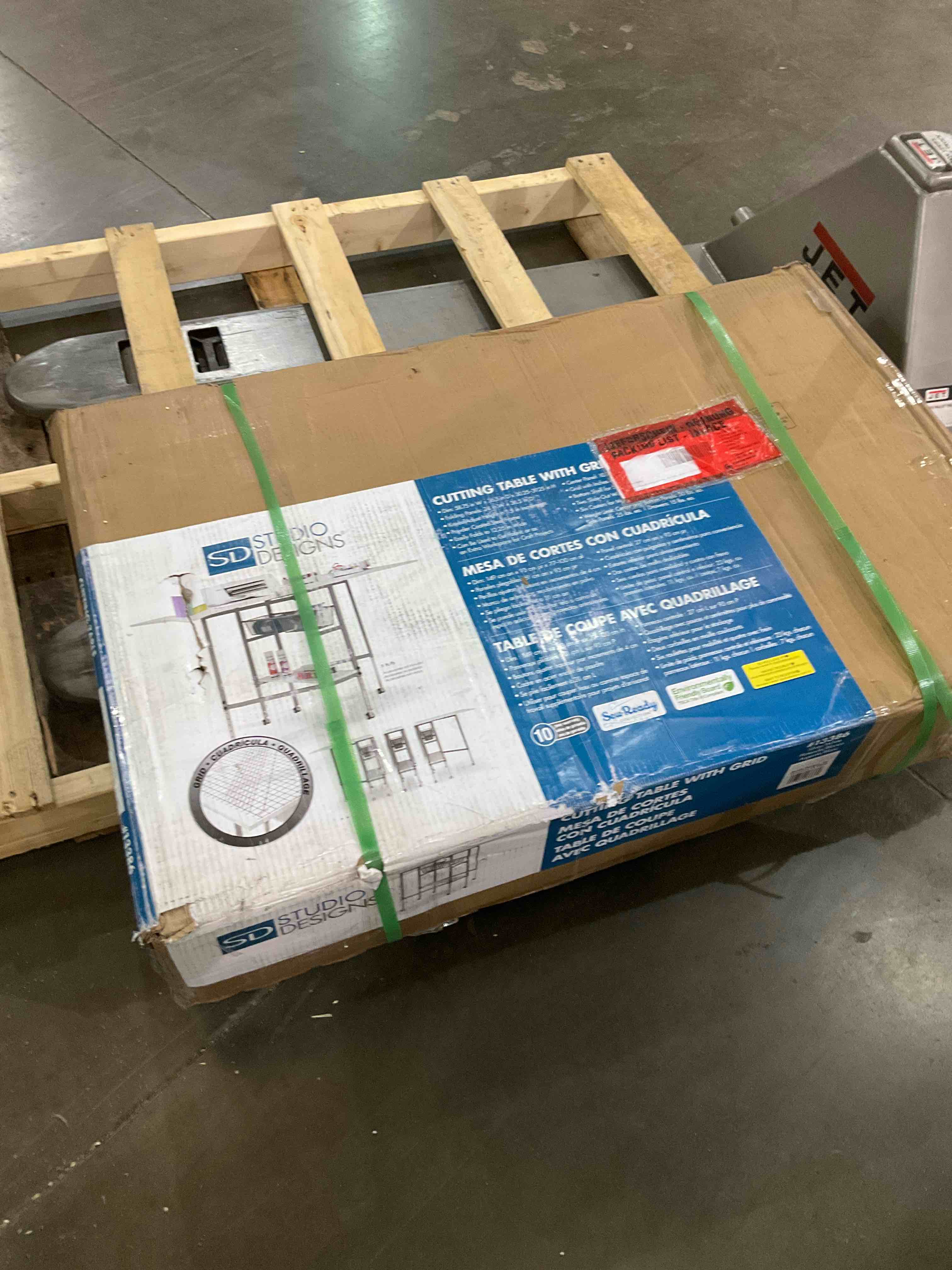 https://s3.amazonaws.com/lotting-images-prod/BargainHunt/BHL00141049_1711376292636.jpeg