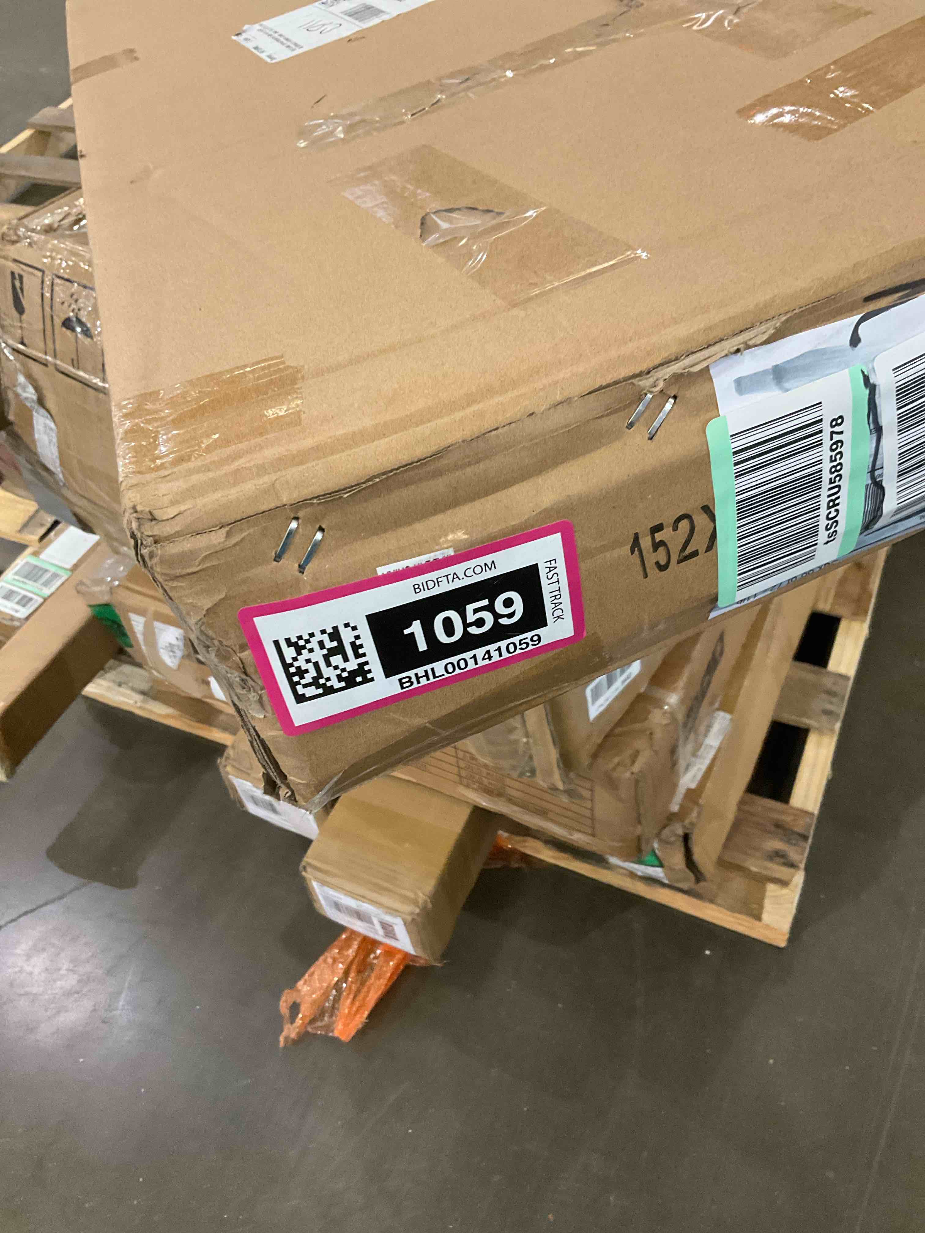 https://s3.amazonaws.com/lotting-images-prod/BargainHunt/BHL00141059_1711378466354.jpeg