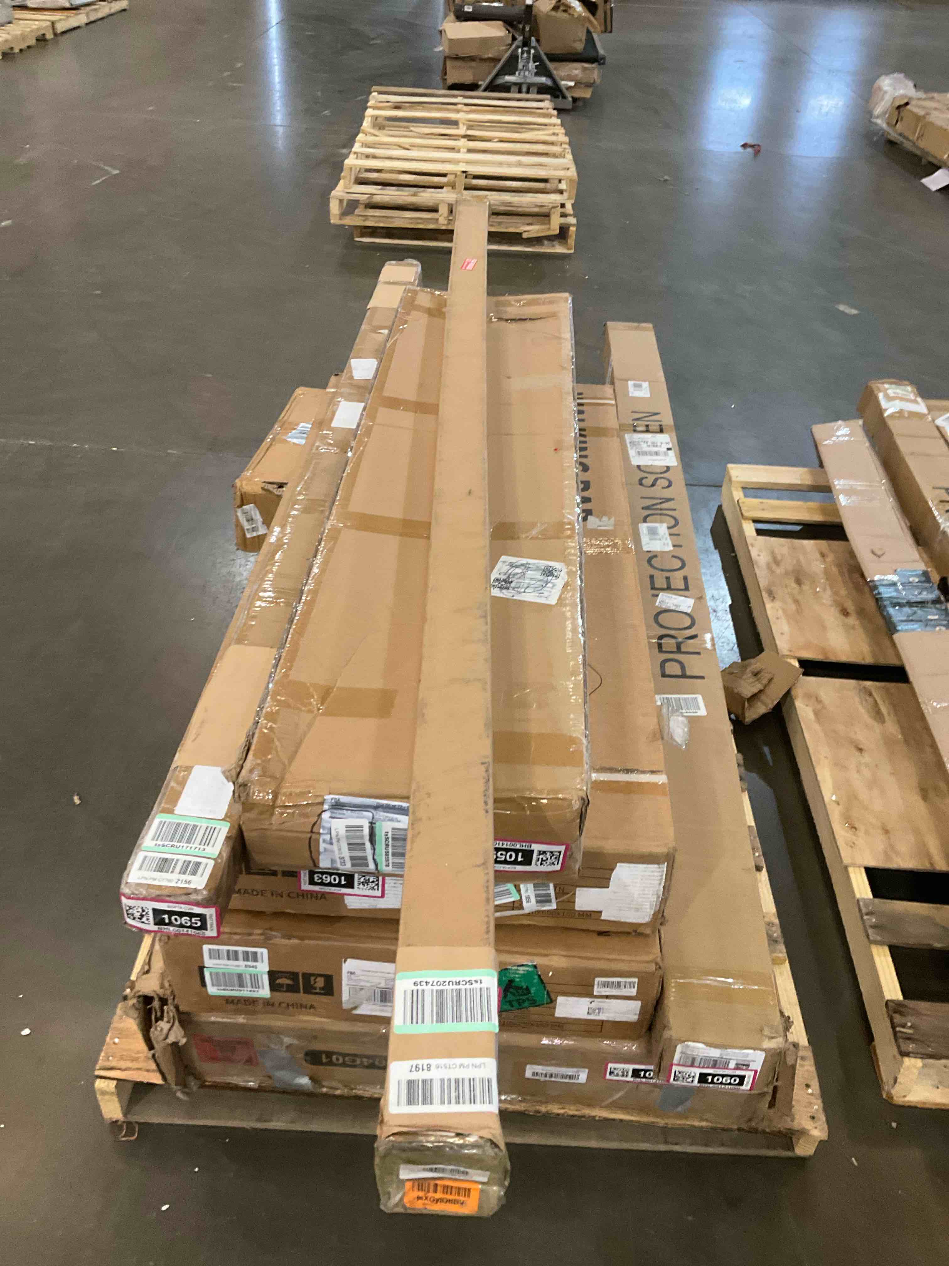 https://s3.amazonaws.com/lotting-images-prod/BargainHunt/BHL00141066_1711379597626.jpeg