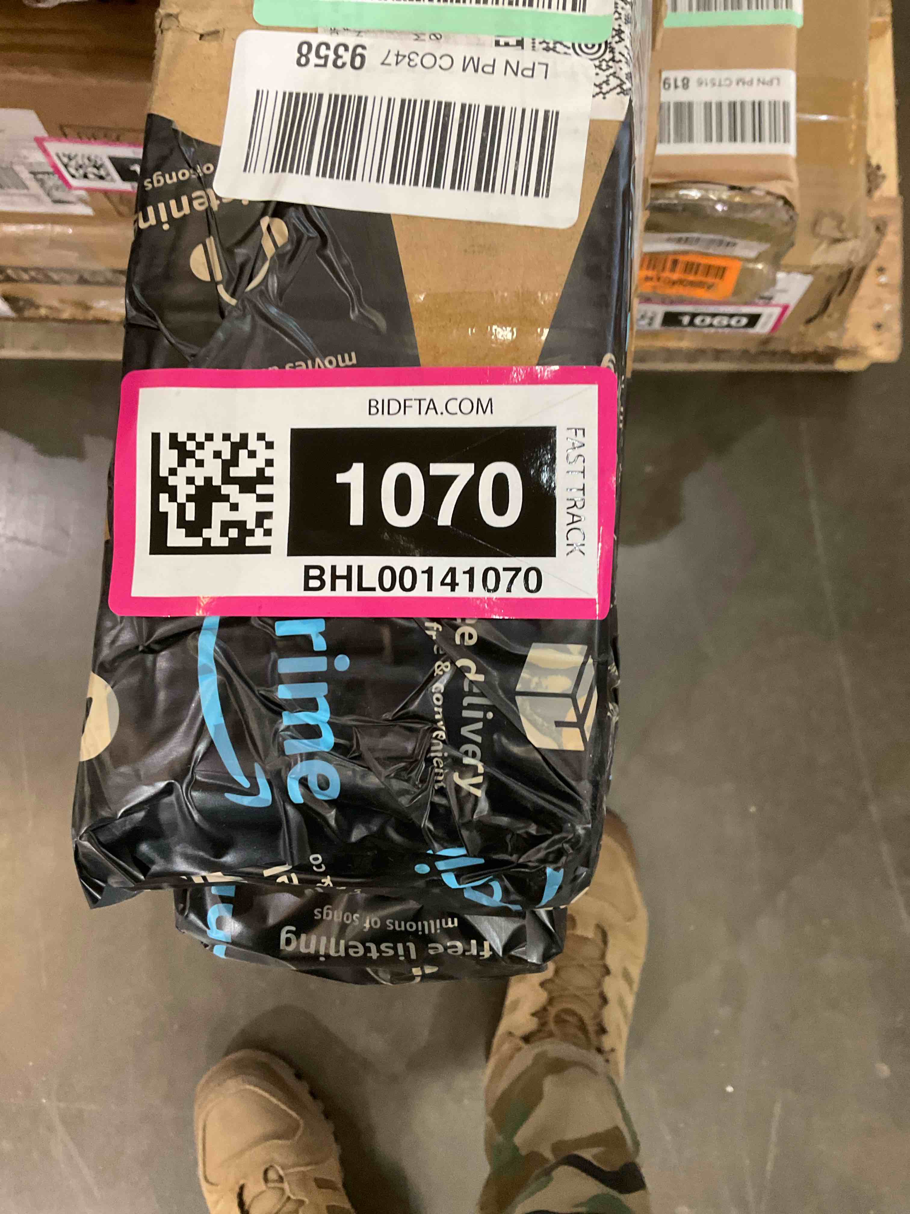 https://s3.amazonaws.com/lotting-images-prod/BargainHunt/BHL00141070_1711379987000.jpeg