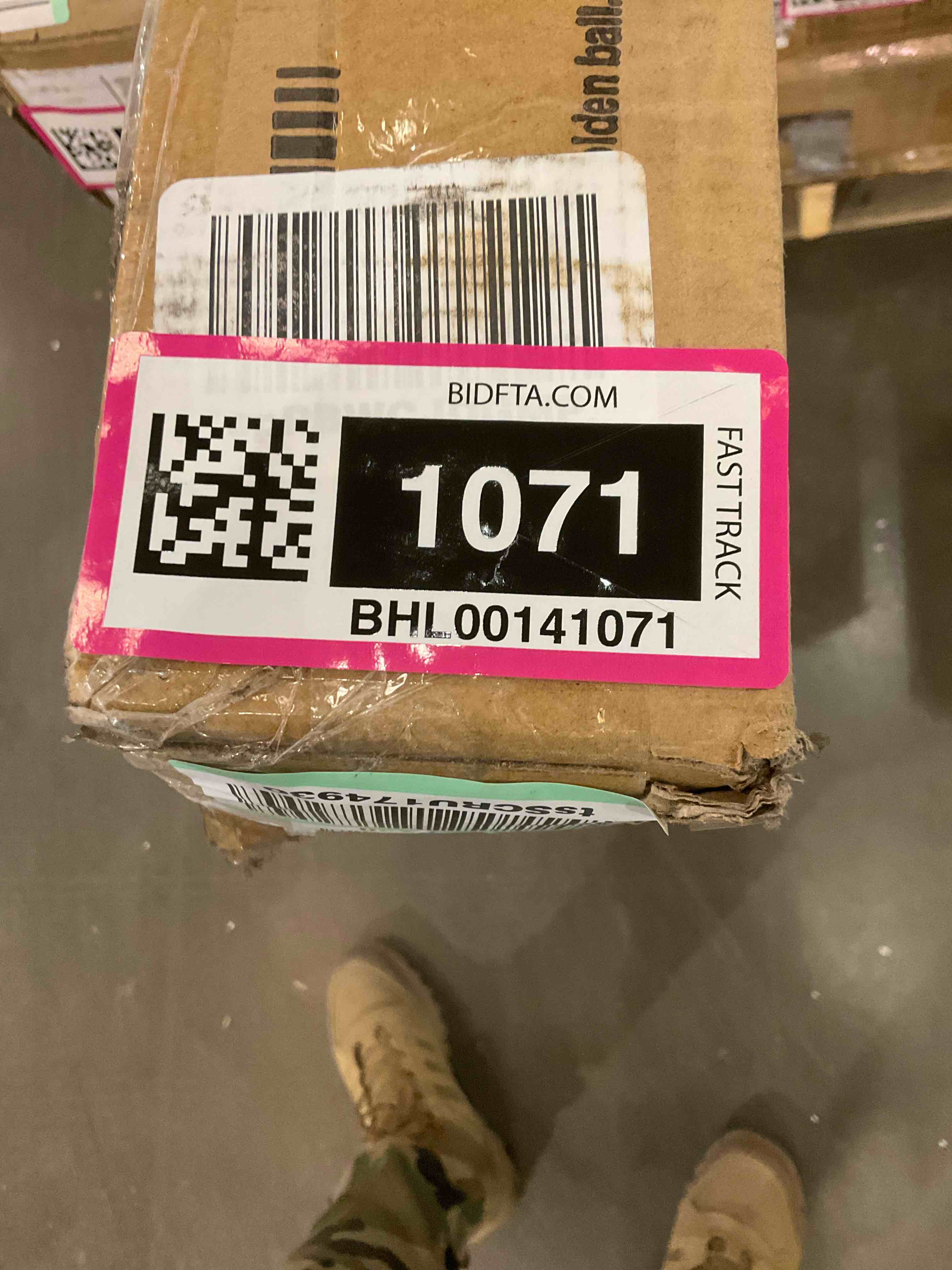 https://s3.amazonaws.com/lotting-images-prod/BargainHunt/BHL00141071_1711380042040.jpeg