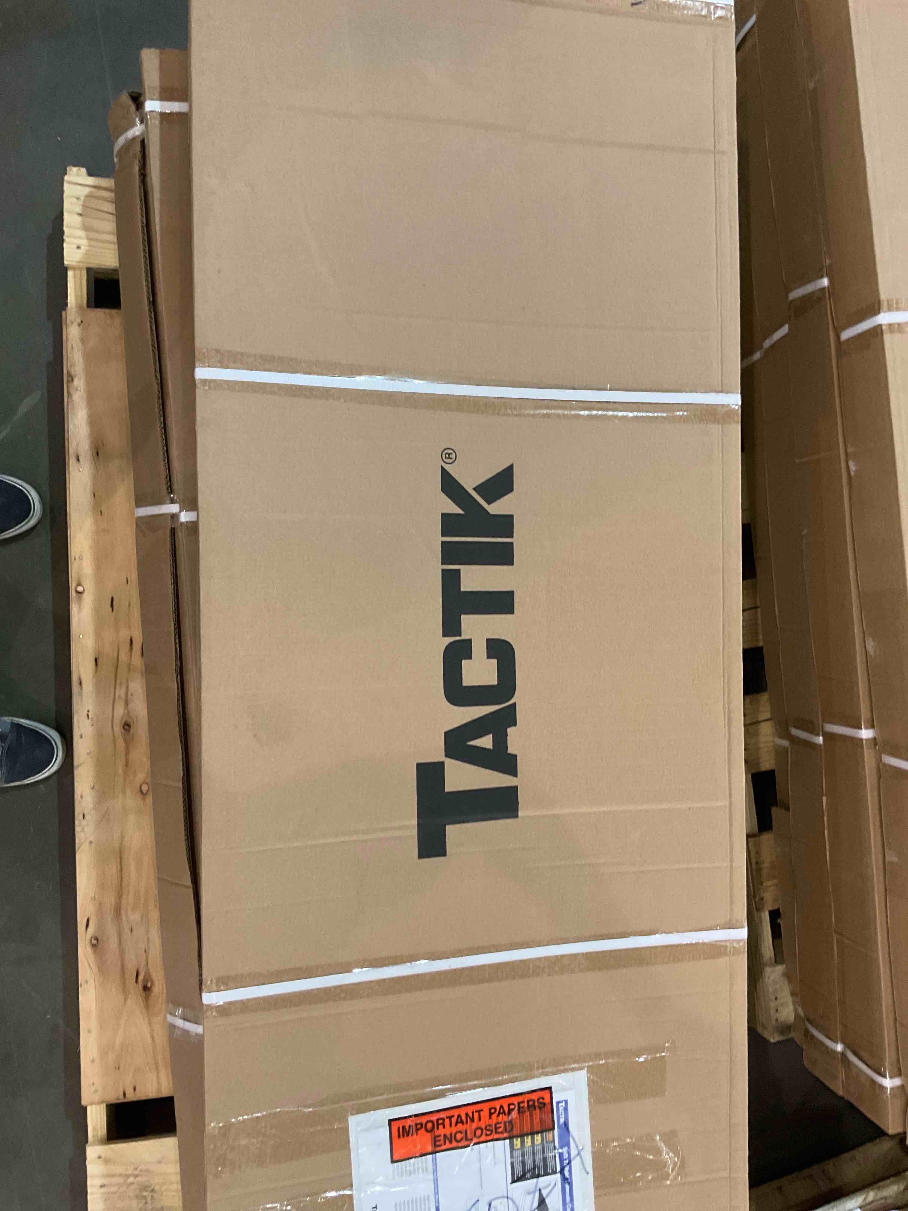 https://s3.amazonaws.com/lotting-images-prod/BargainHunt/BHL00141164_1712146809112.jpeg