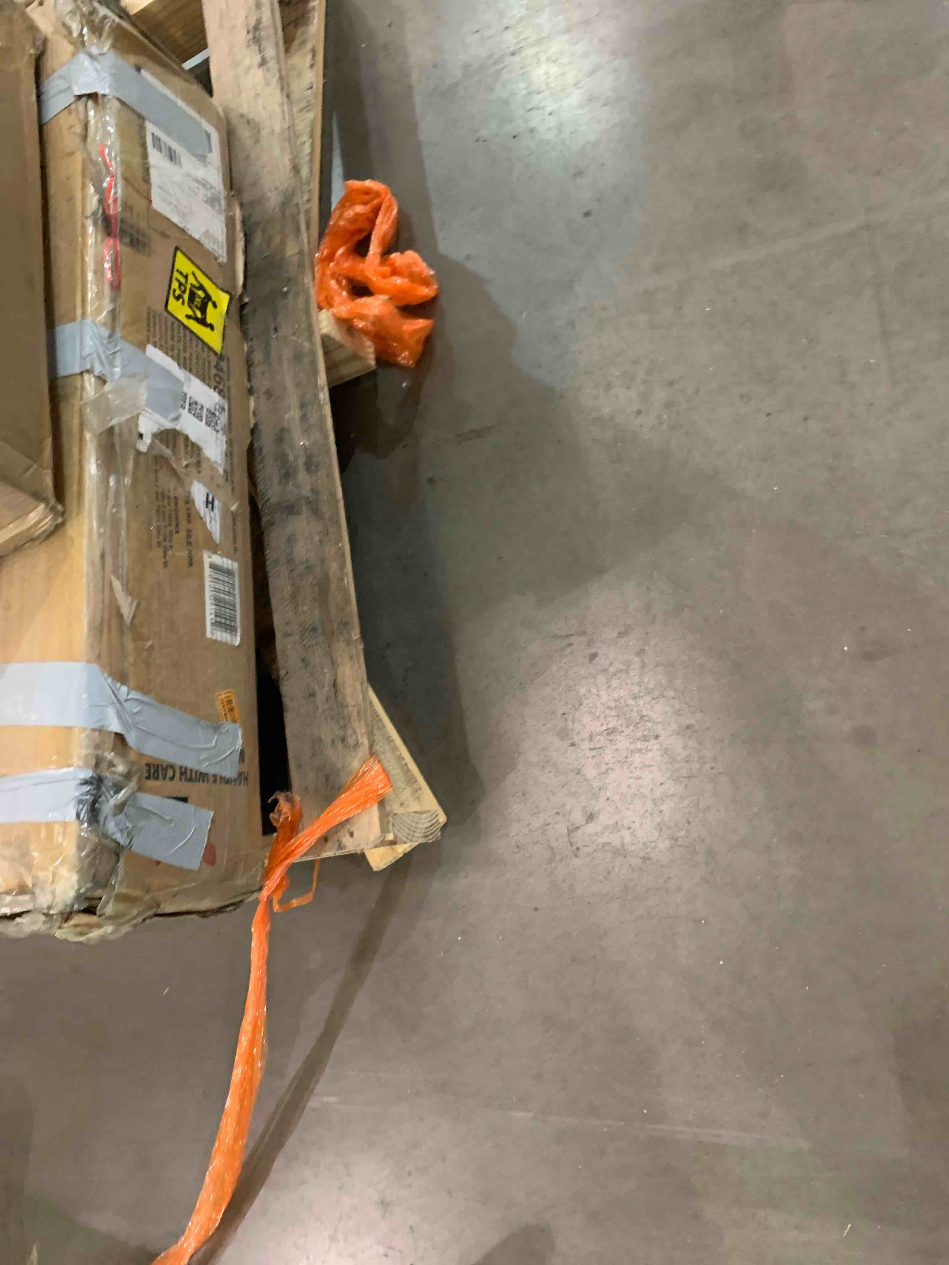https://s3.amazonaws.com/lotting-images-prod/BargainHunt/BHL00141230_1712242456319.jpeg