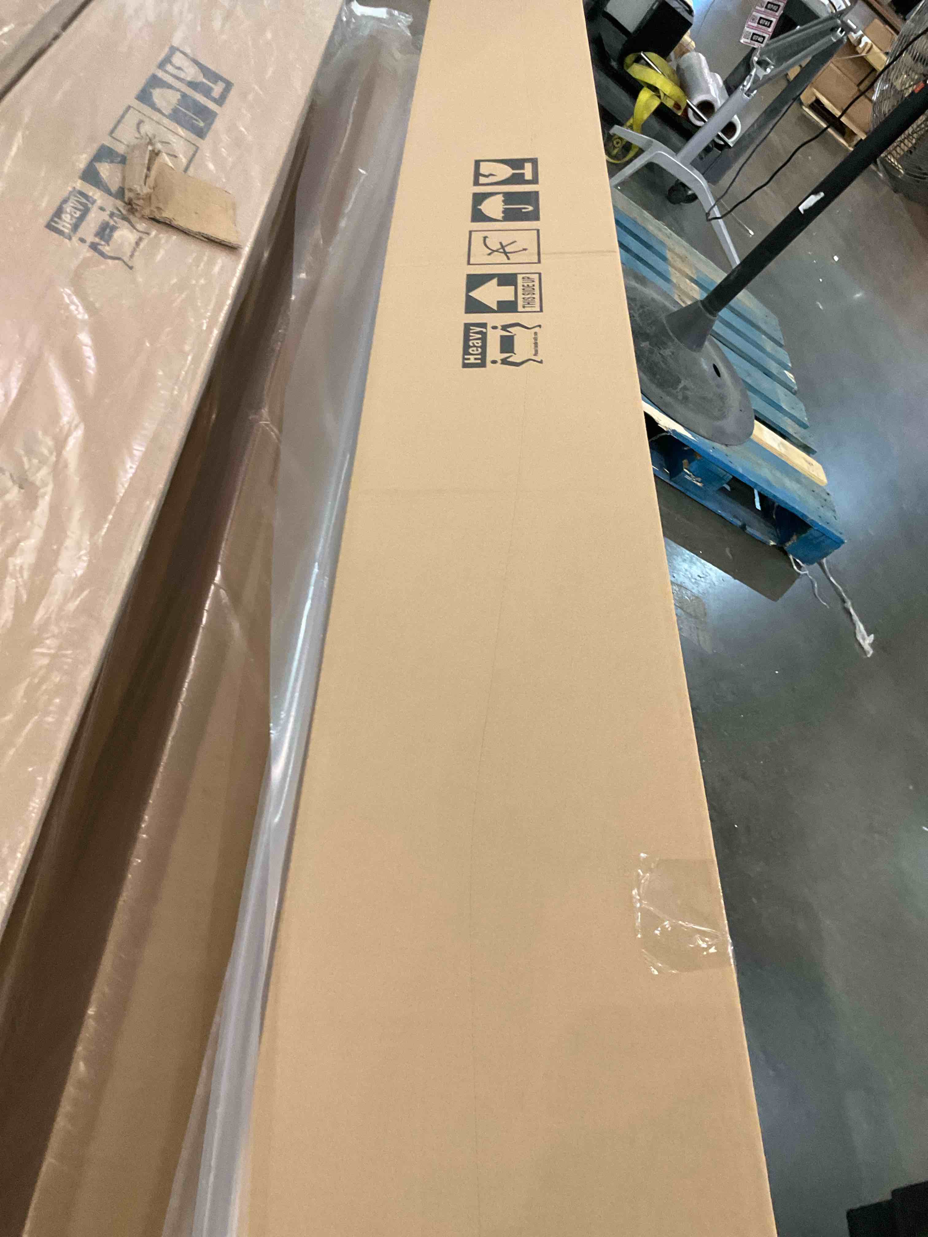 https://s3.amazonaws.com/lotting-images-prod/BargainHunt/BHL00141492_1713789575601.jpeg