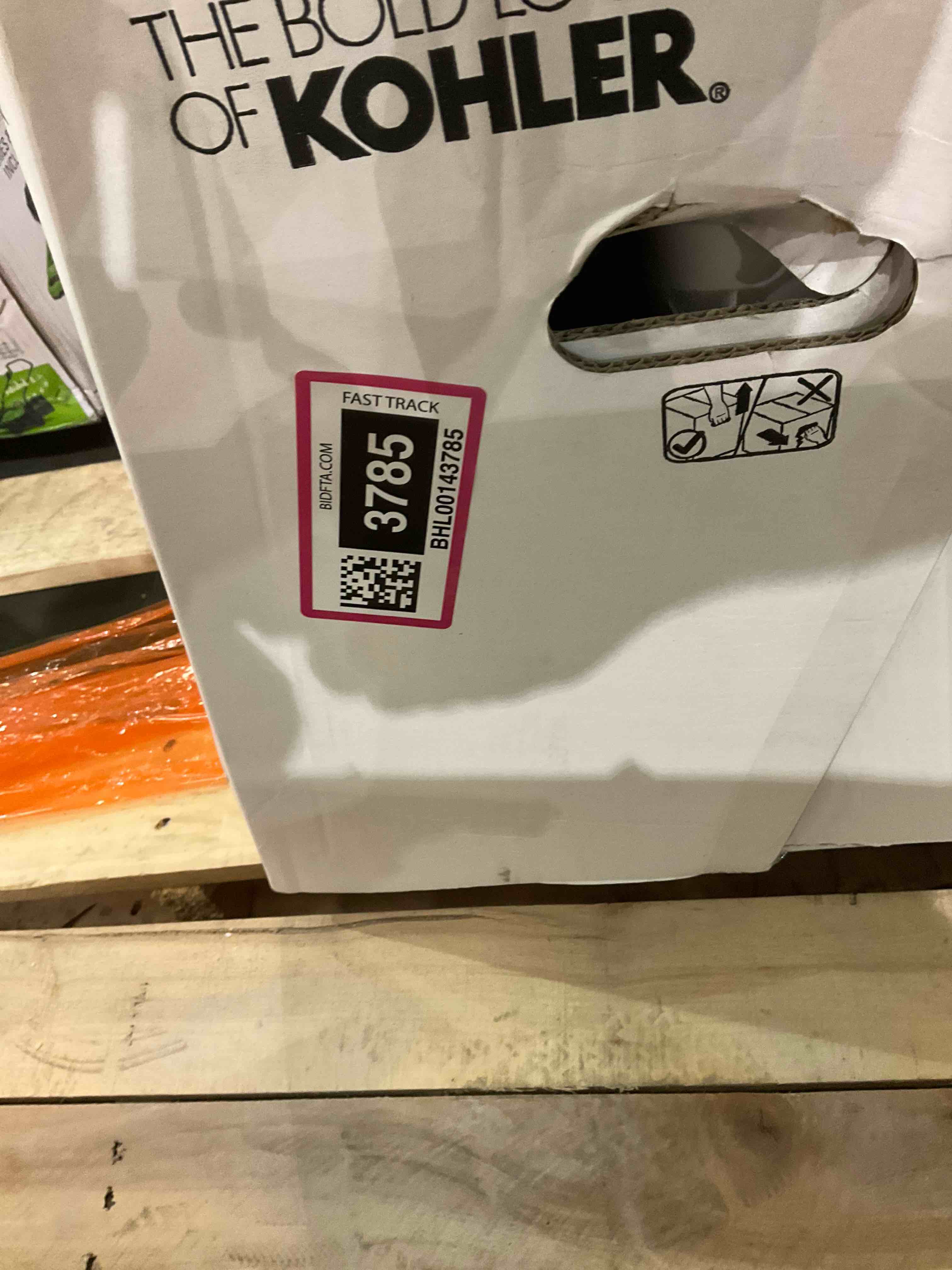 https://s3.amazonaws.com/lotting-images-prod/BargainHunt/BHL00143785_1711980938791.jpeg