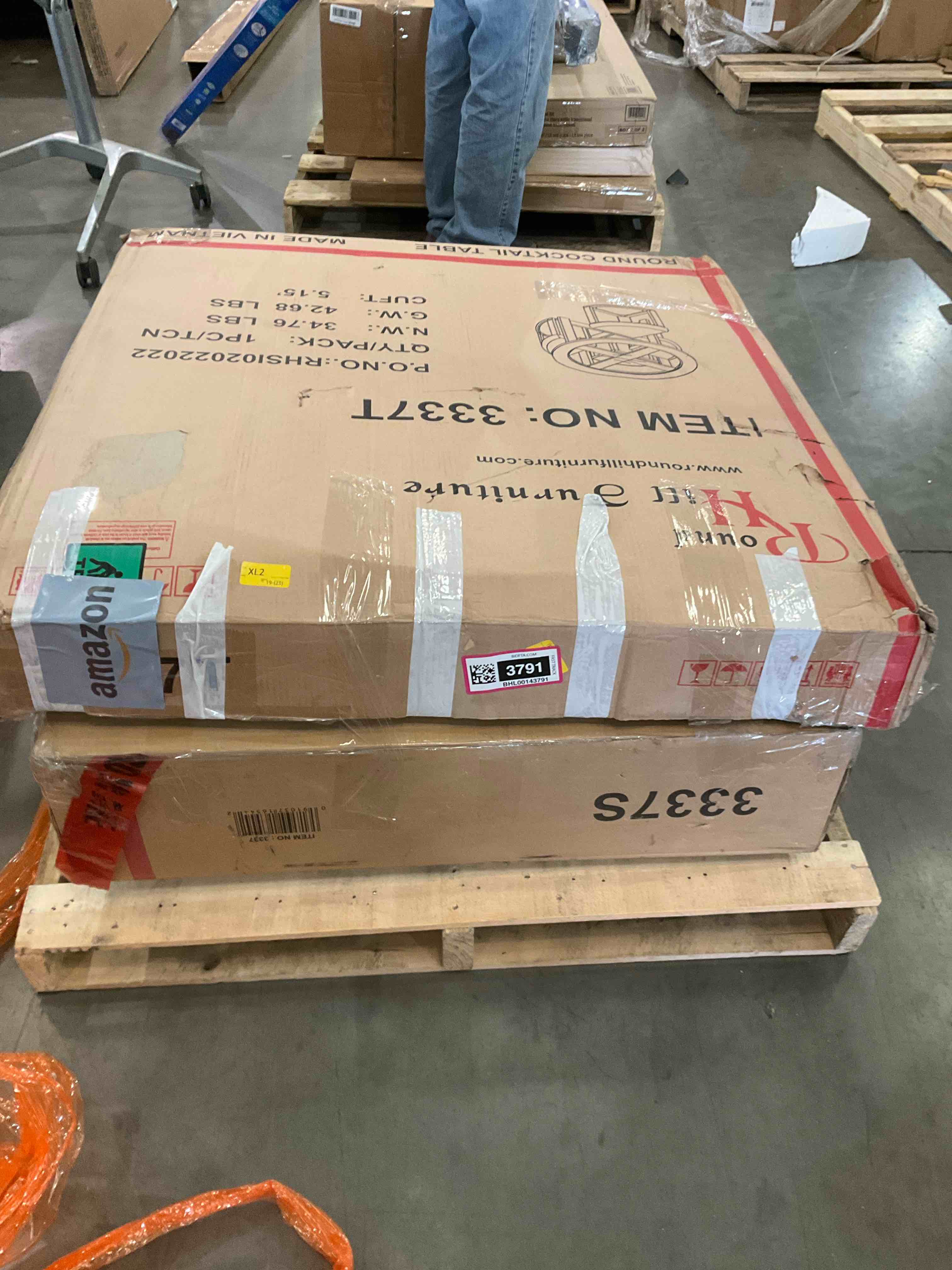 https://s3.amazonaws.com/lotting-images-prod/BargainHunt/BHL00143791_1711982616366.jpeg