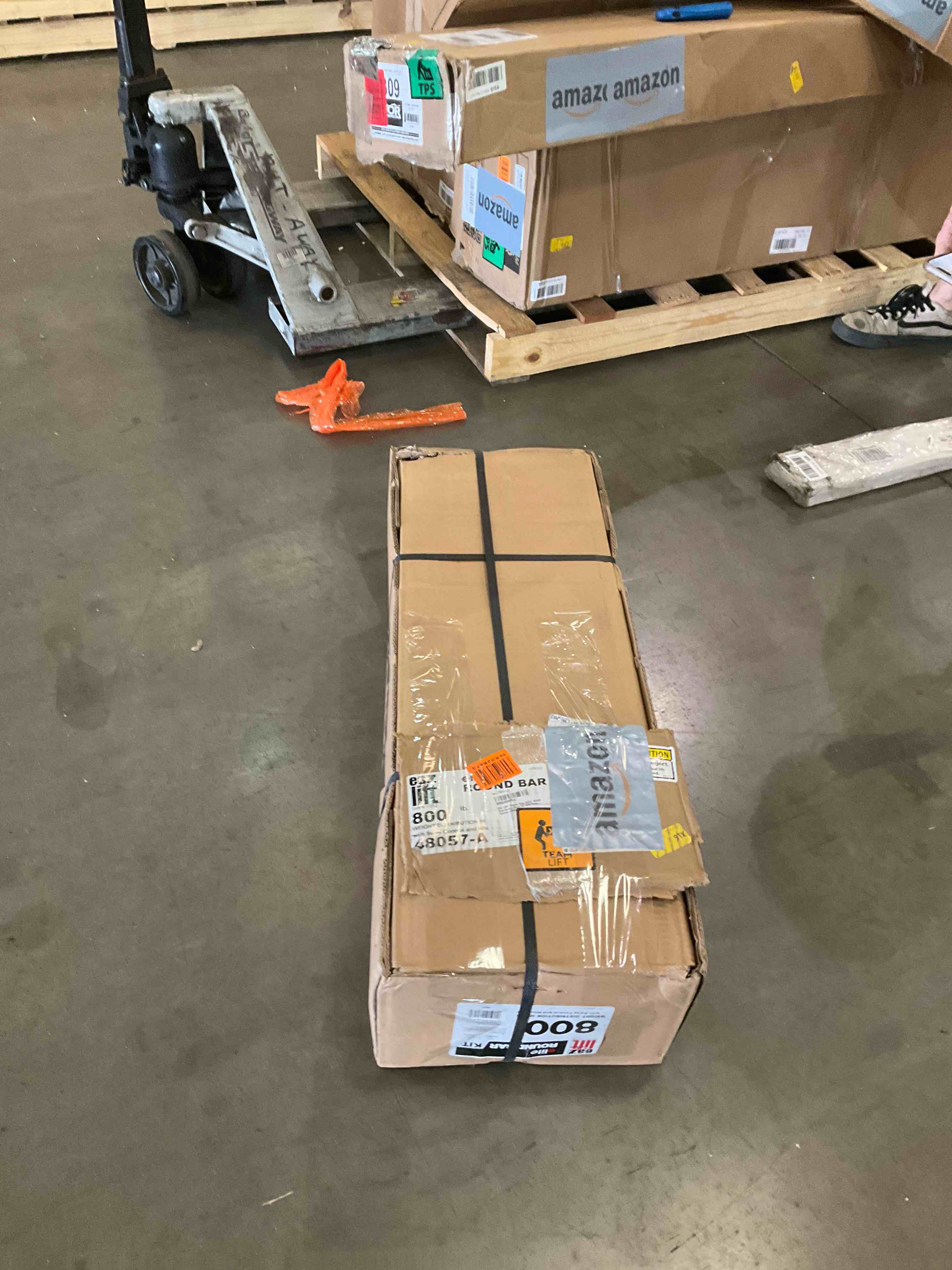 https://s3.amazonaws.com/lotting-images-prod/BargainHunt/BHL00143792_1711984111793.jpeg