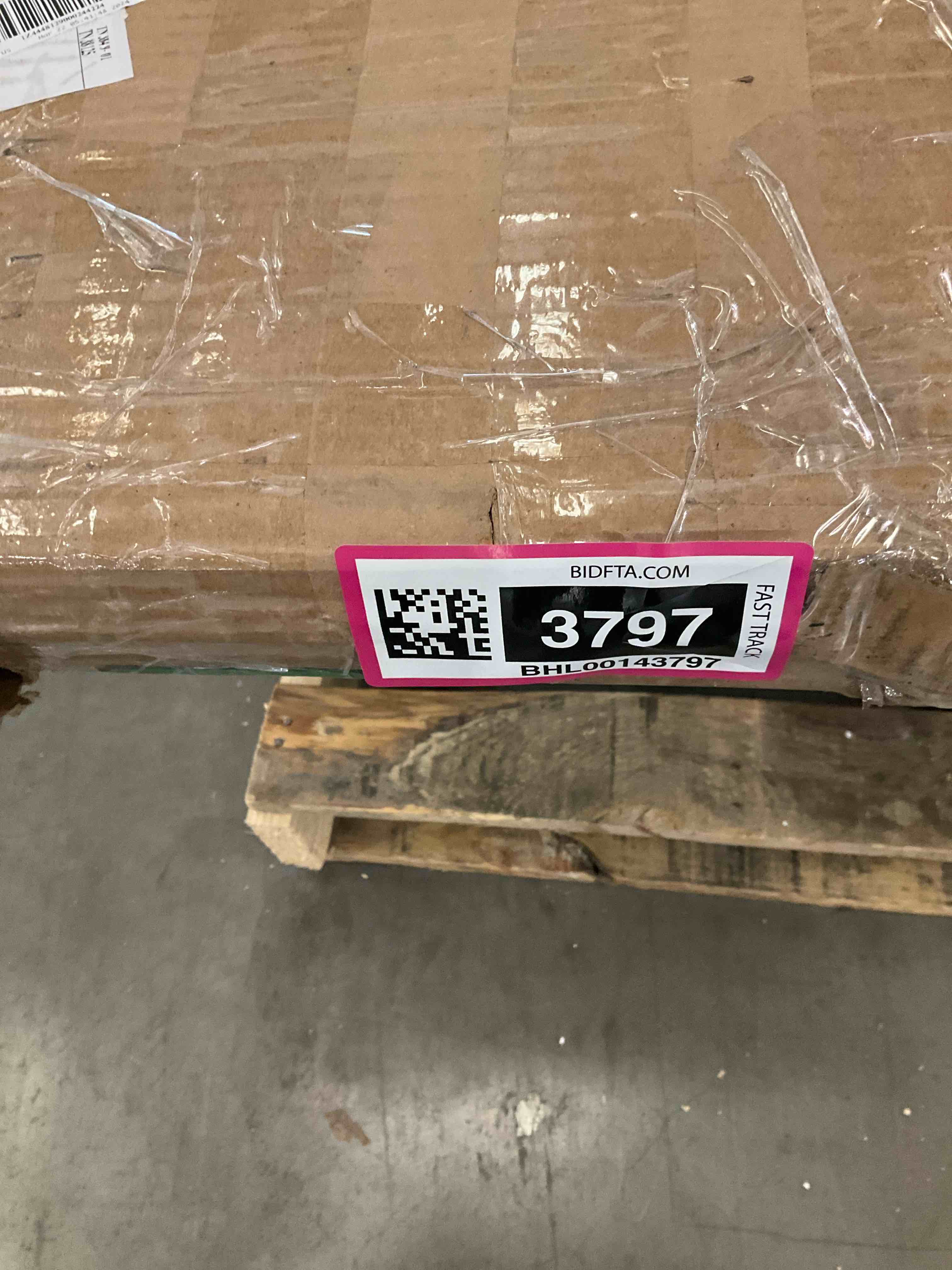 https://s3.amazonaws.com/lotting-images-prod/BargainHunt/BHL00143797_1711985377696.jpeg