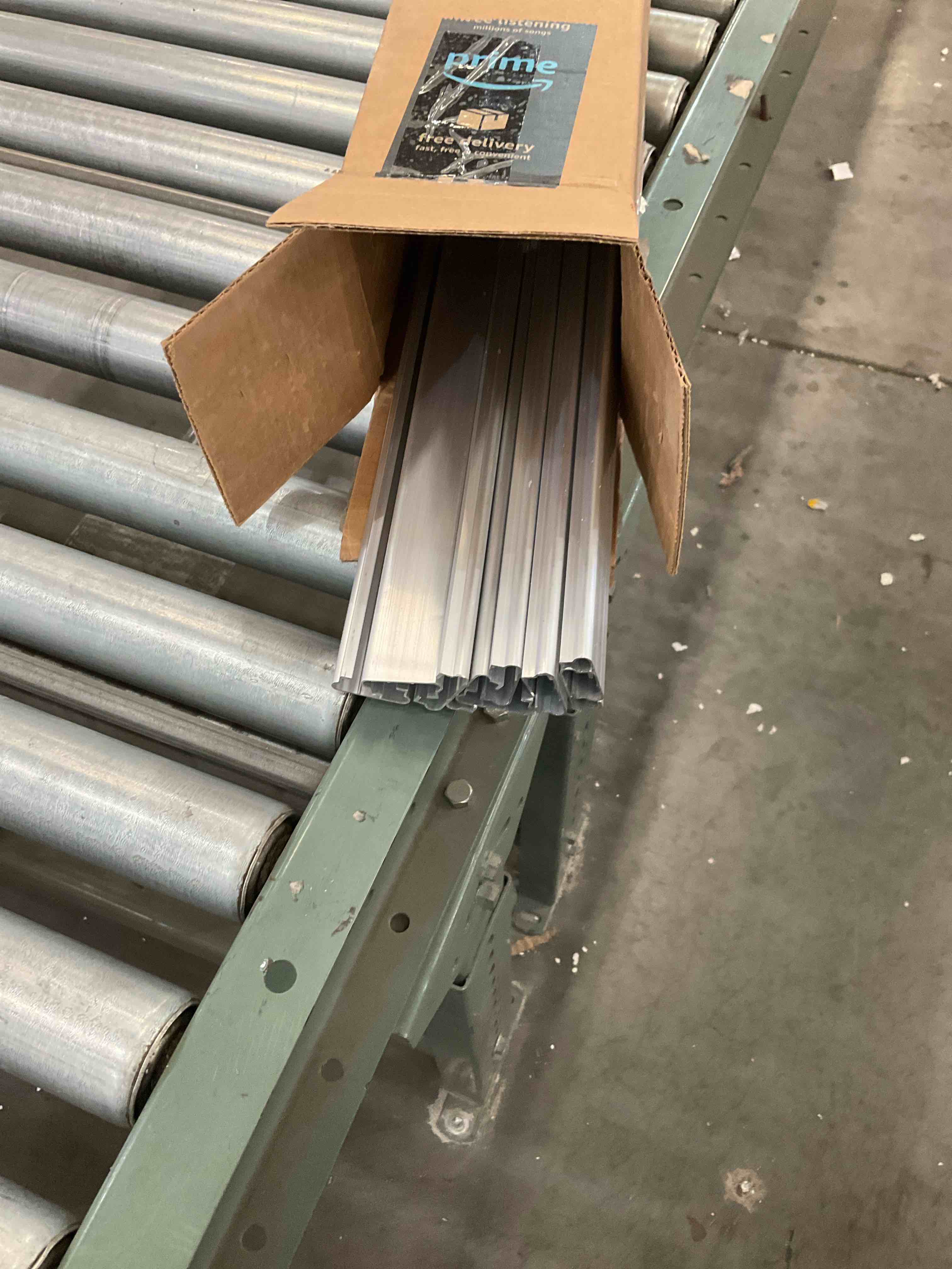 https://s3.amazonaws.com/lotting-images-prod/BargainHunt/BHL00143899_1713293909293.jpeg
