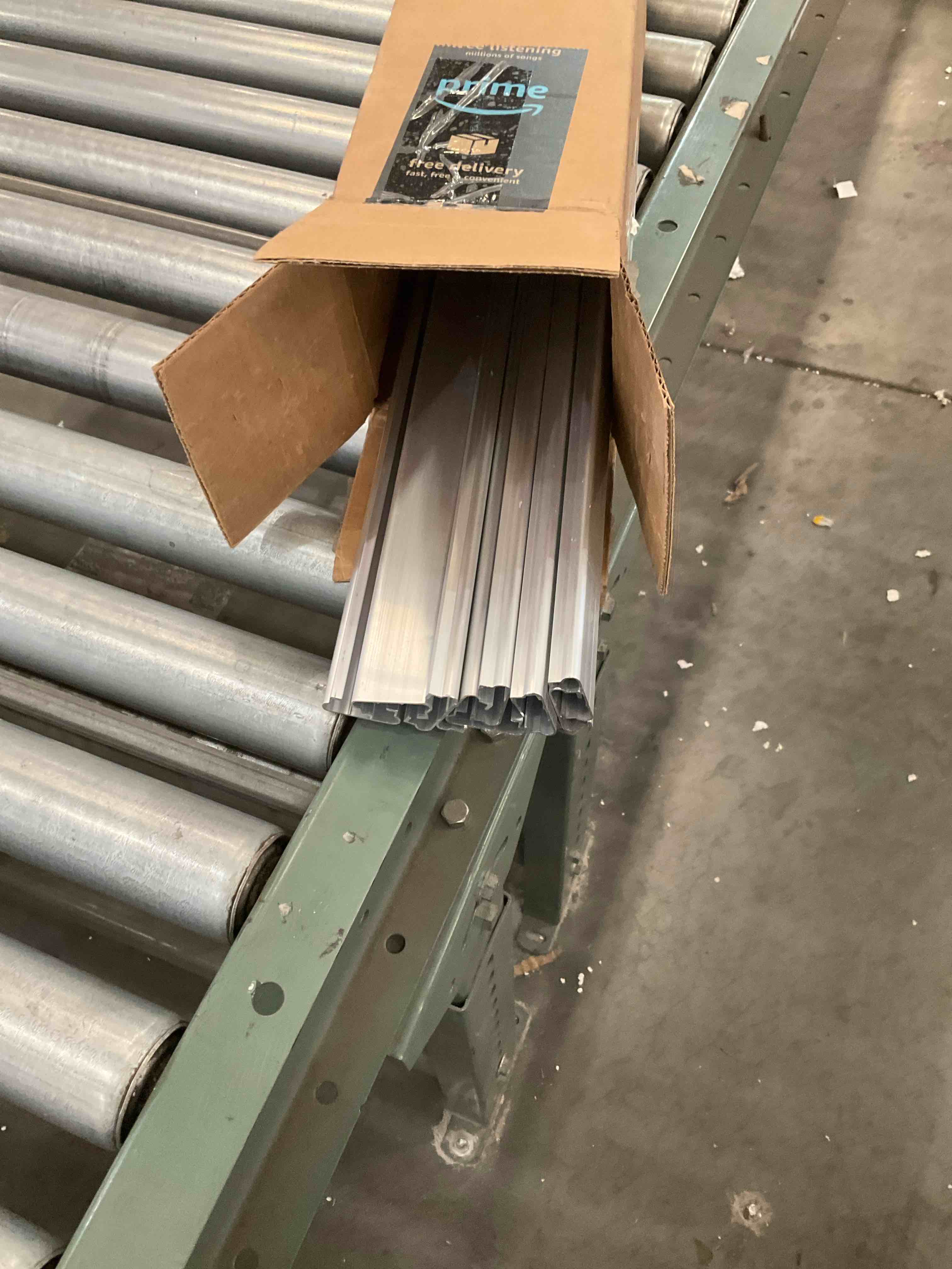 https://s3.amazonaws.com/lotting-images-prod/BargainHunt/BHL00143899_1713293910508.jpeg