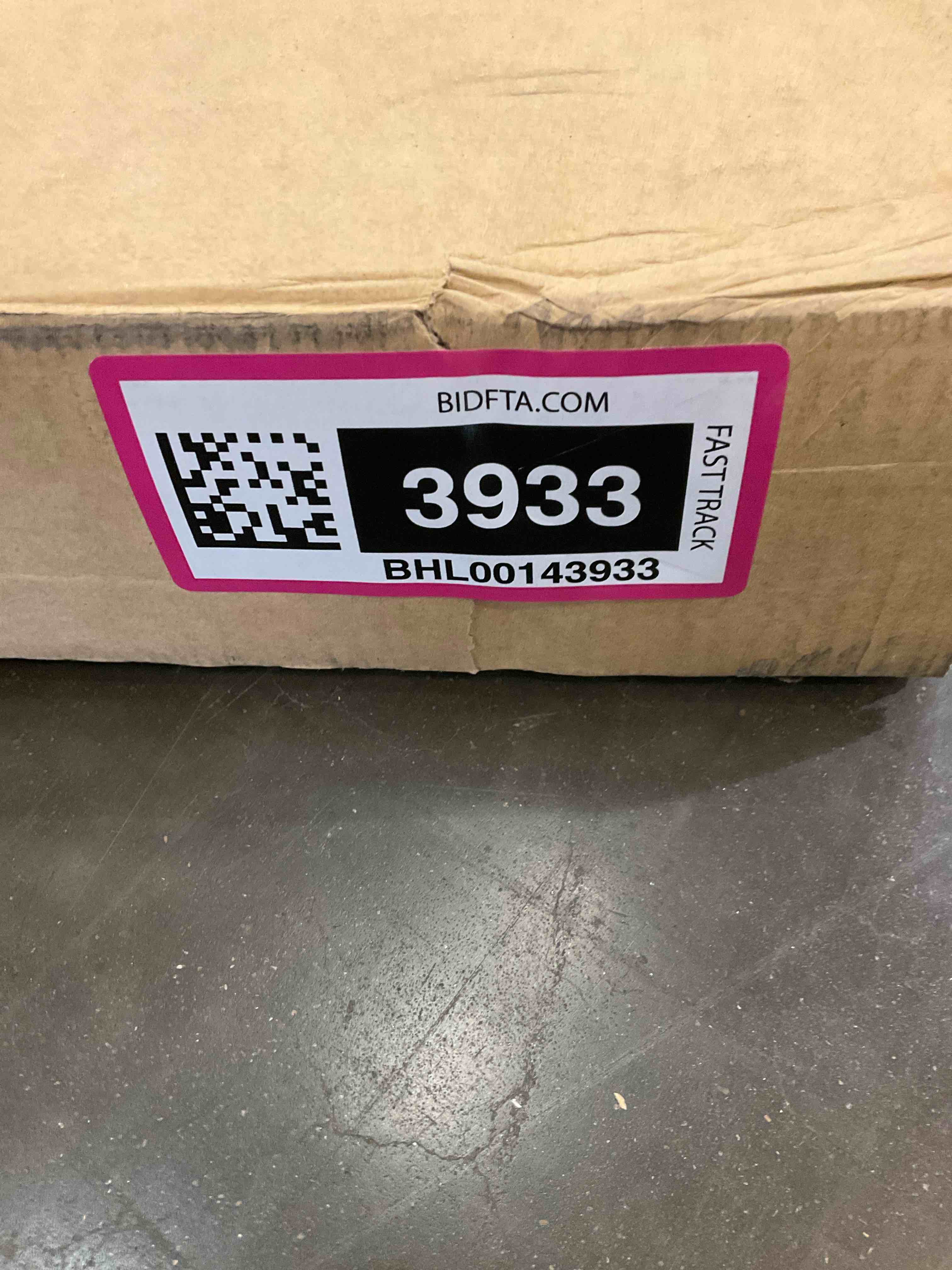 https://s3.amazonaws.com/lotting-images-prod/BargainHunt/BHL00143933_1713368034290.jpeg
