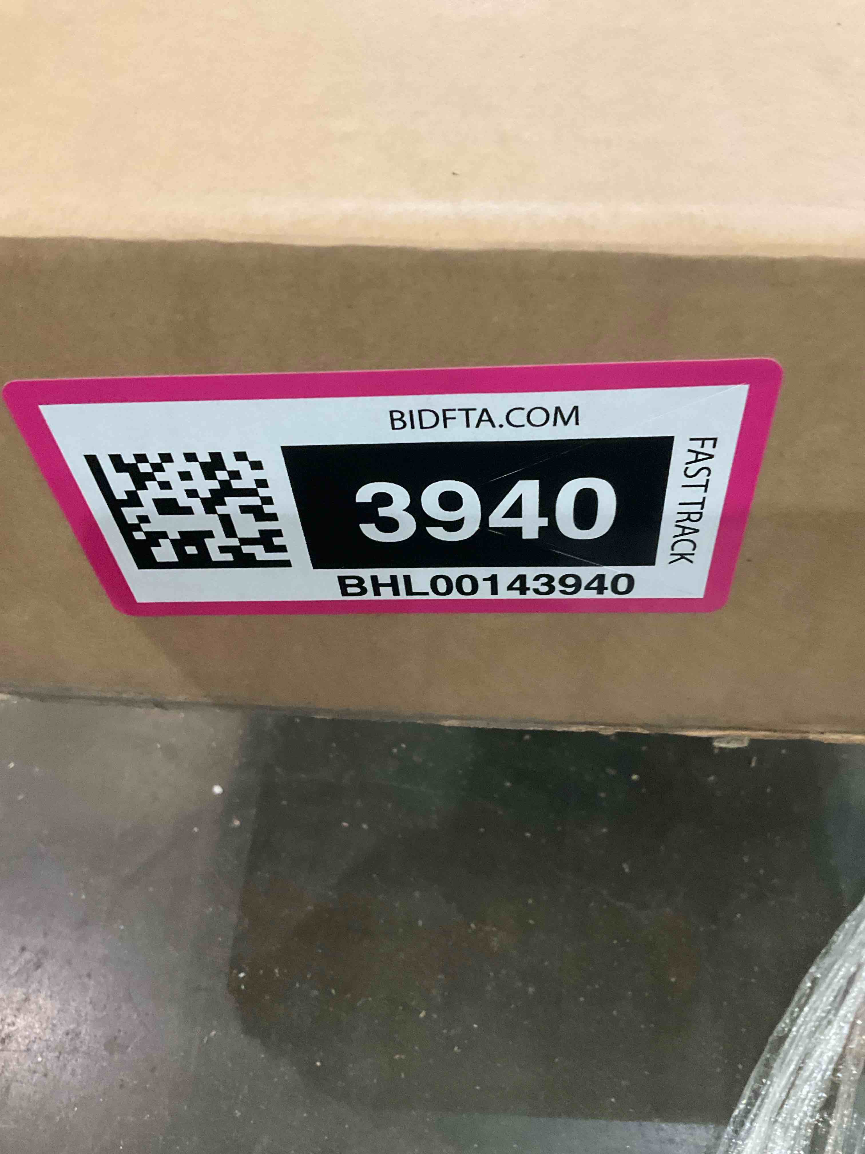 https://s3.amazonaws.com/lotting-images-prod/BargainHunt/BHL00143940_1713368780007.jpeg