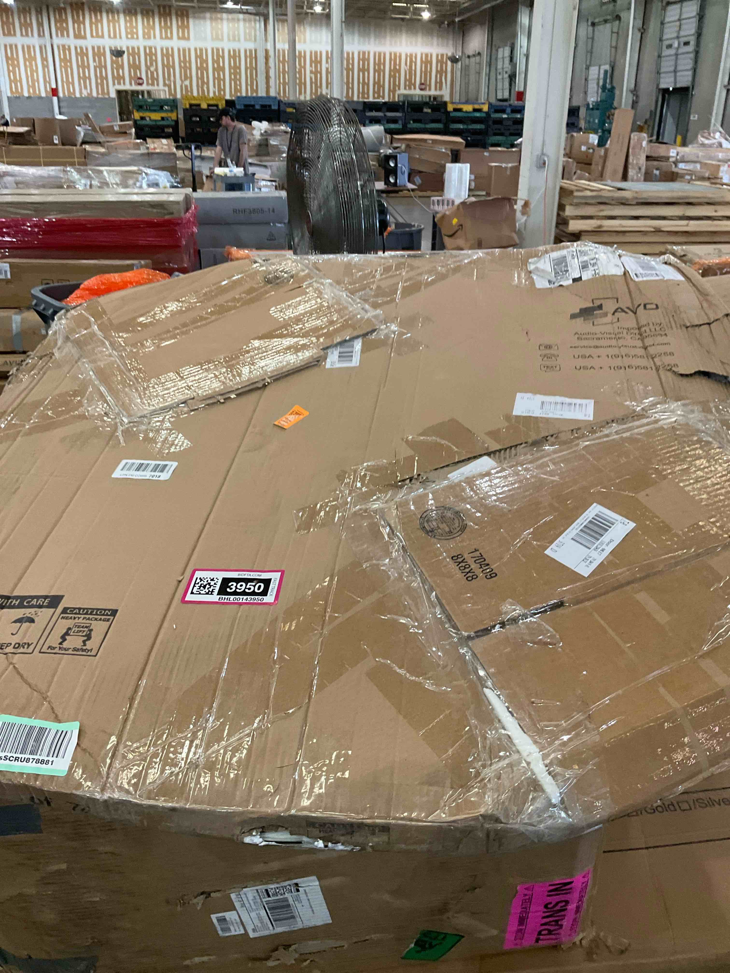https://s3.amazonaws.com/lotting-images-prod/BargainHunt/BHL00143950_1713375567399.jpeg