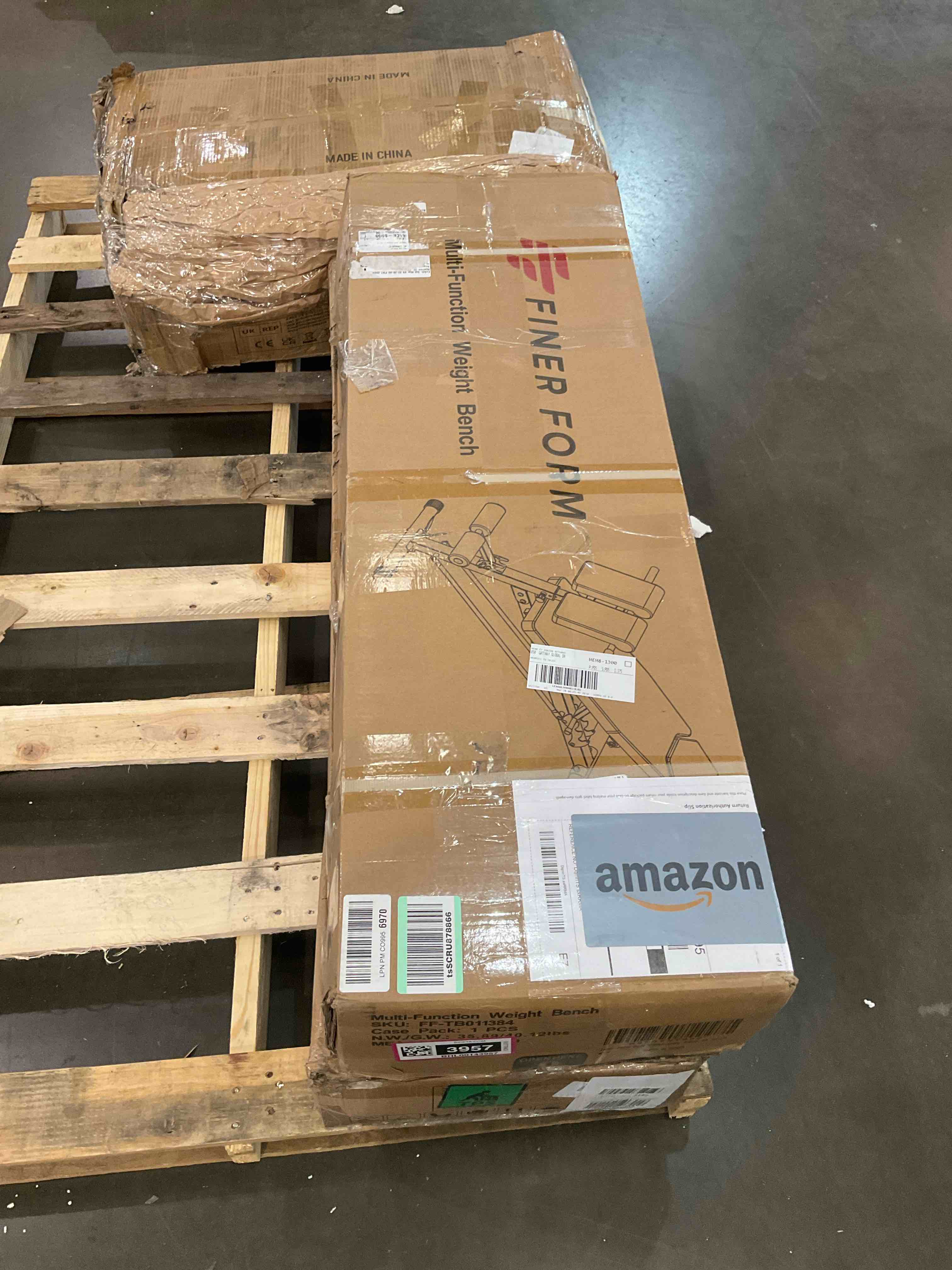 https://s3.amazonaws.com/lotting-images-prod/BargainHunt/BHL00143957_1713378497403.jpeg