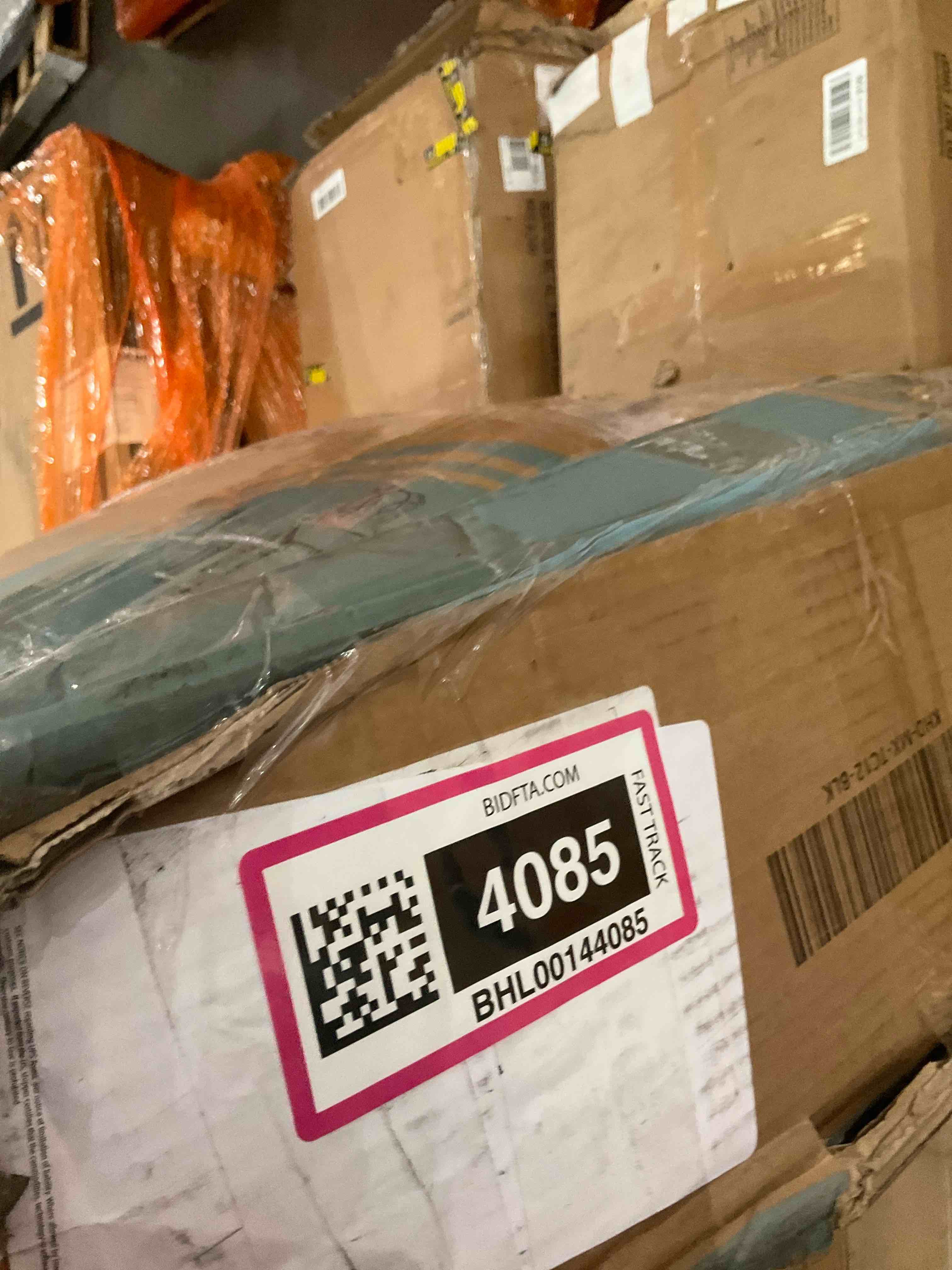 https://s3.amazonaws.com/lotting-images-prod/BargainHunt/BHL00144085_1716921123104.jpeg