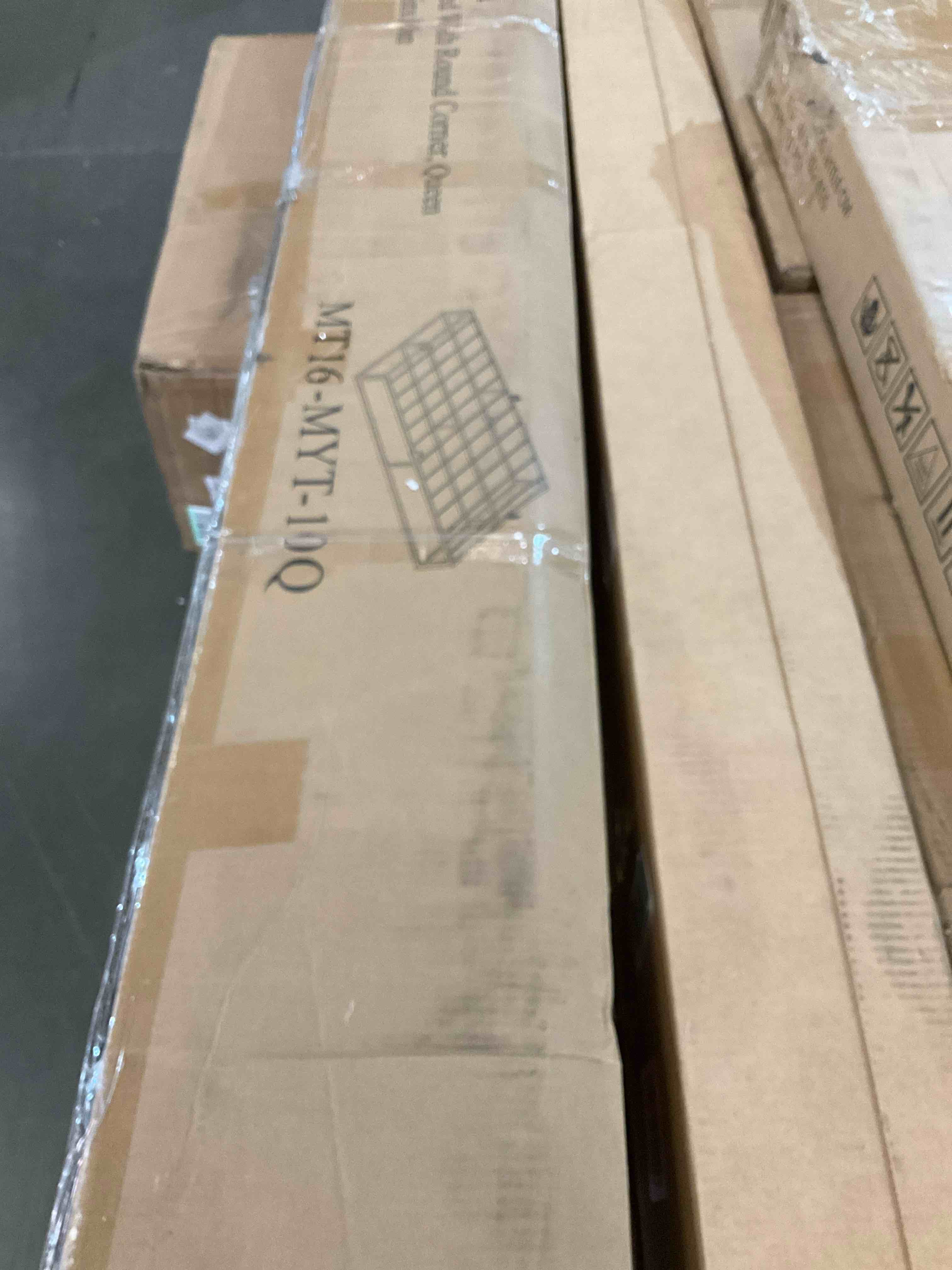 https://s3.amazonaws.com/lotting-images-prod/BargainHunt/BHL00144116_1716986267348.jpeg