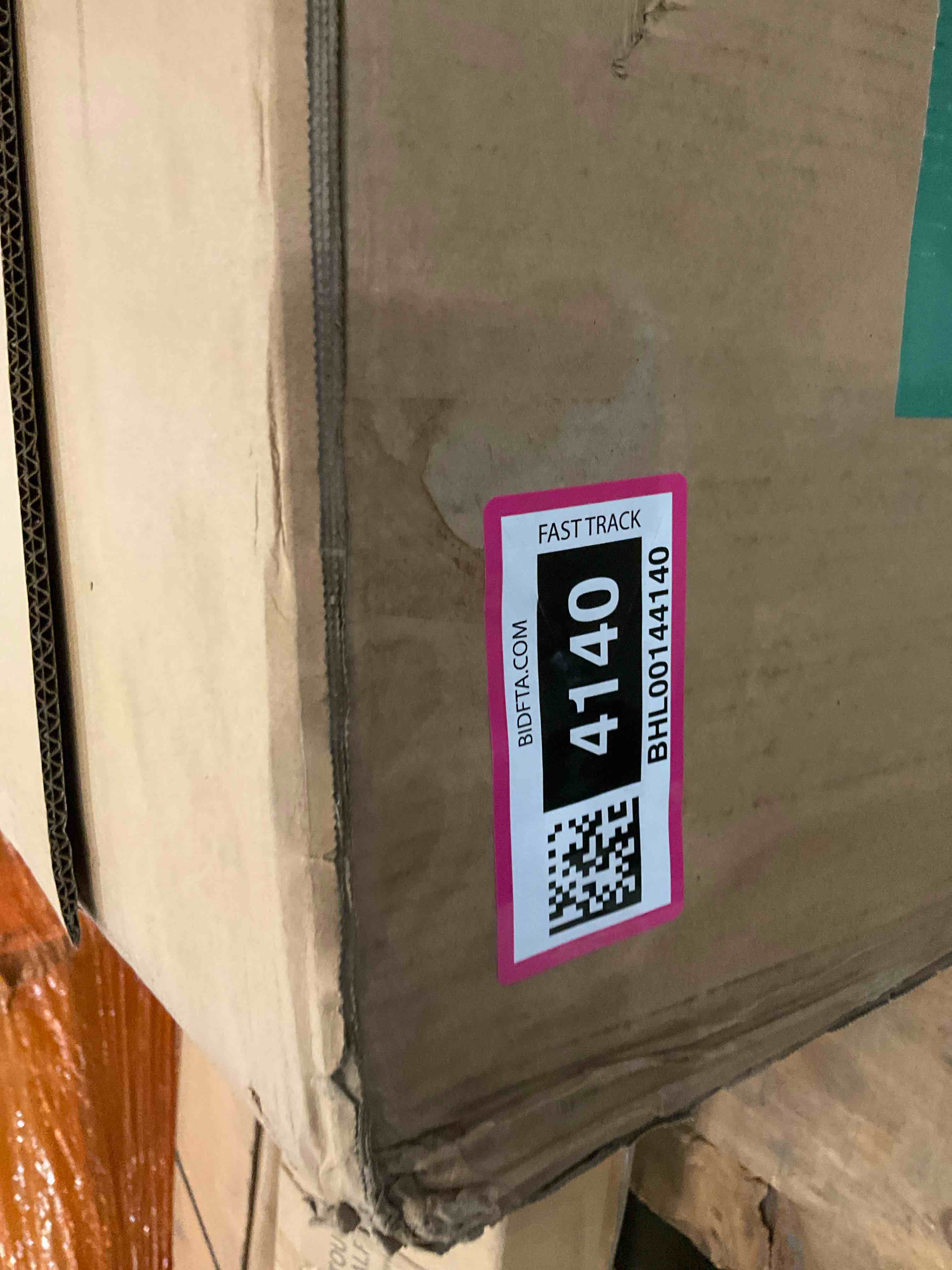 https://s3.amazonaws.com/lotting-images-prod/BargainHunt/BHL00144140_1716994738262.jpeg