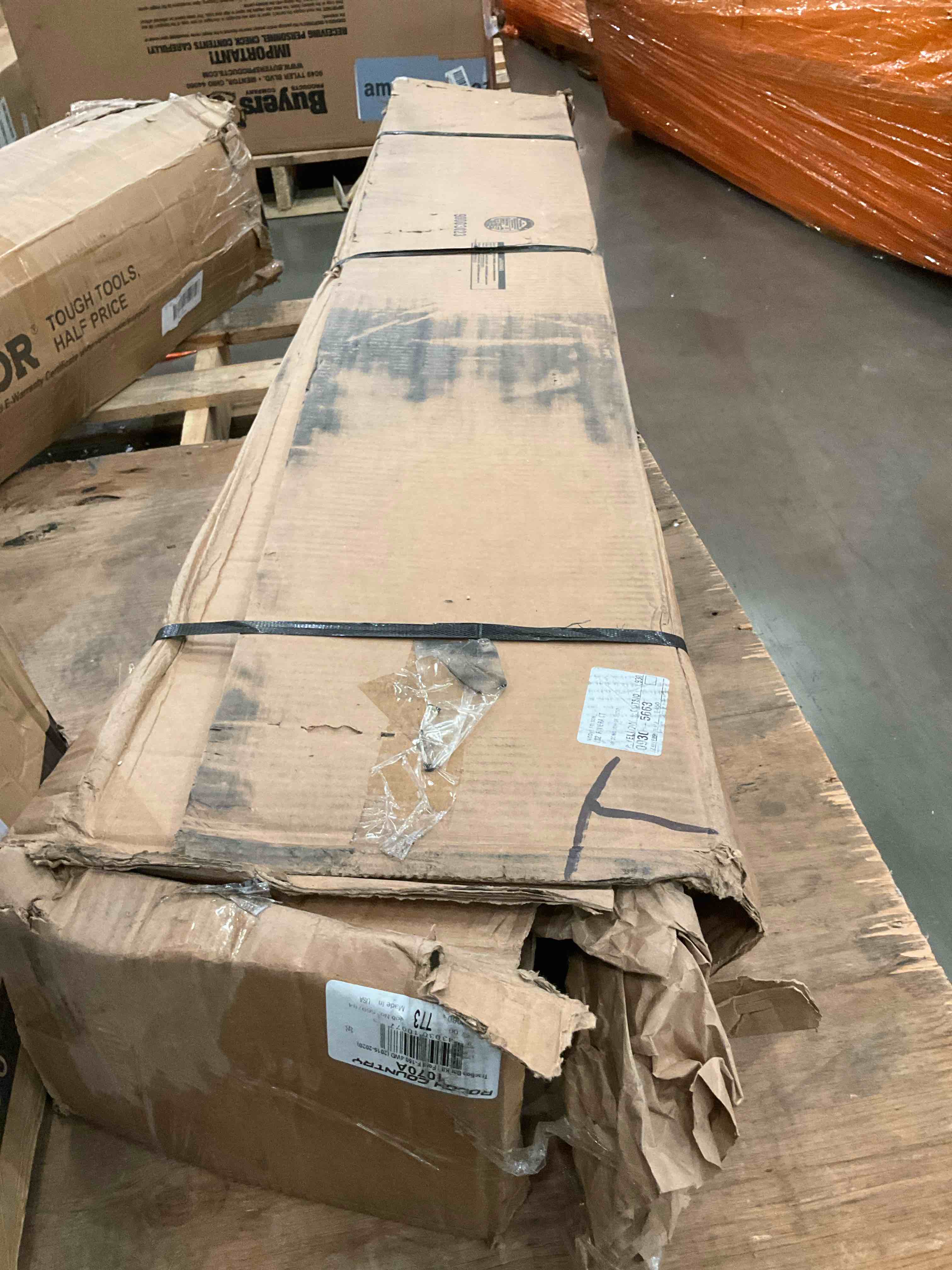 https://s3.amazonaws.com/lotting-images-prod/BargainHunt/BHL00144142_1716995172422.jpeg