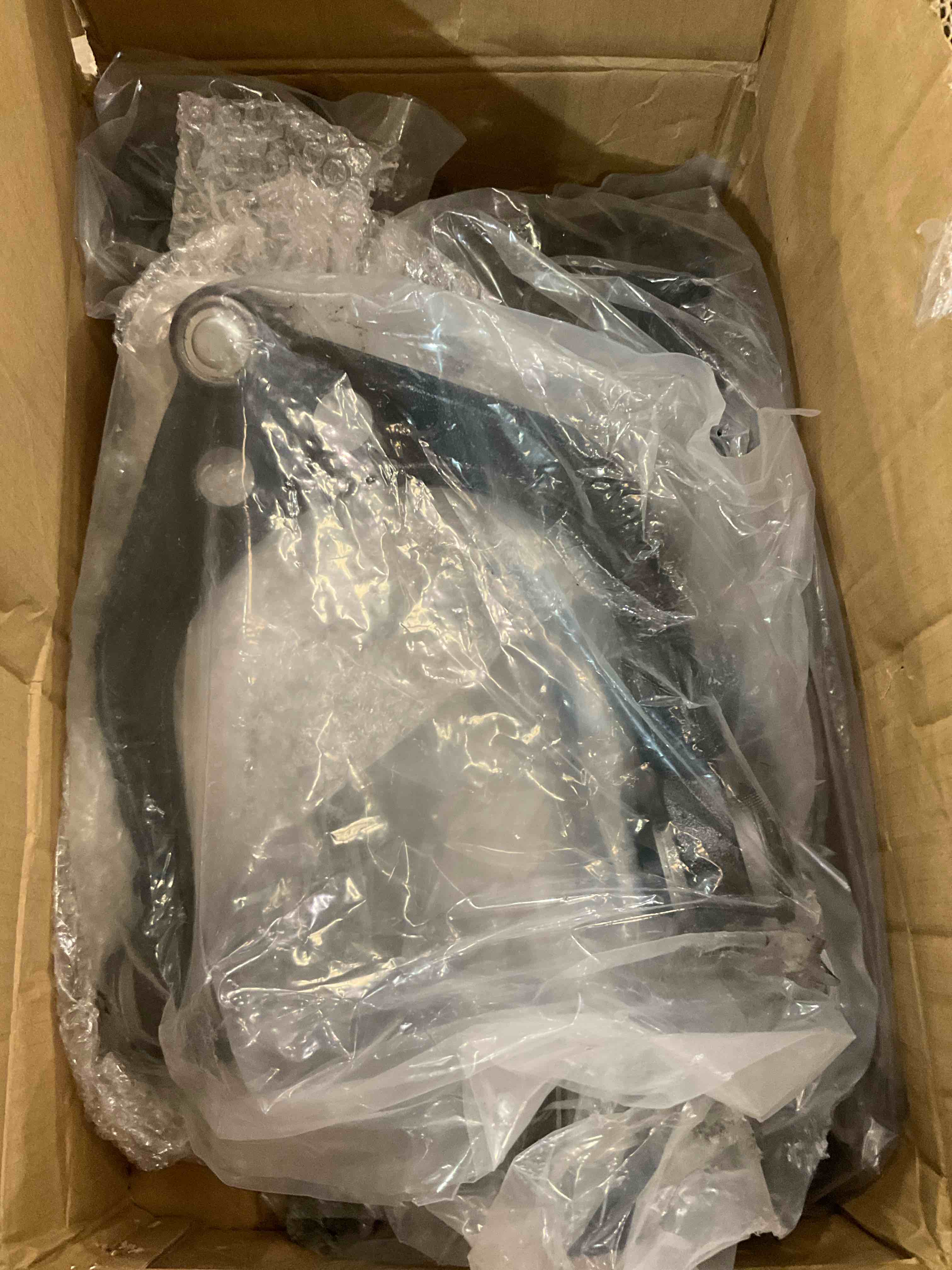https://s3.amazonaws.com/lotting-images-prod/BargainHunt/BHL00144644_1716899893452.jpeg