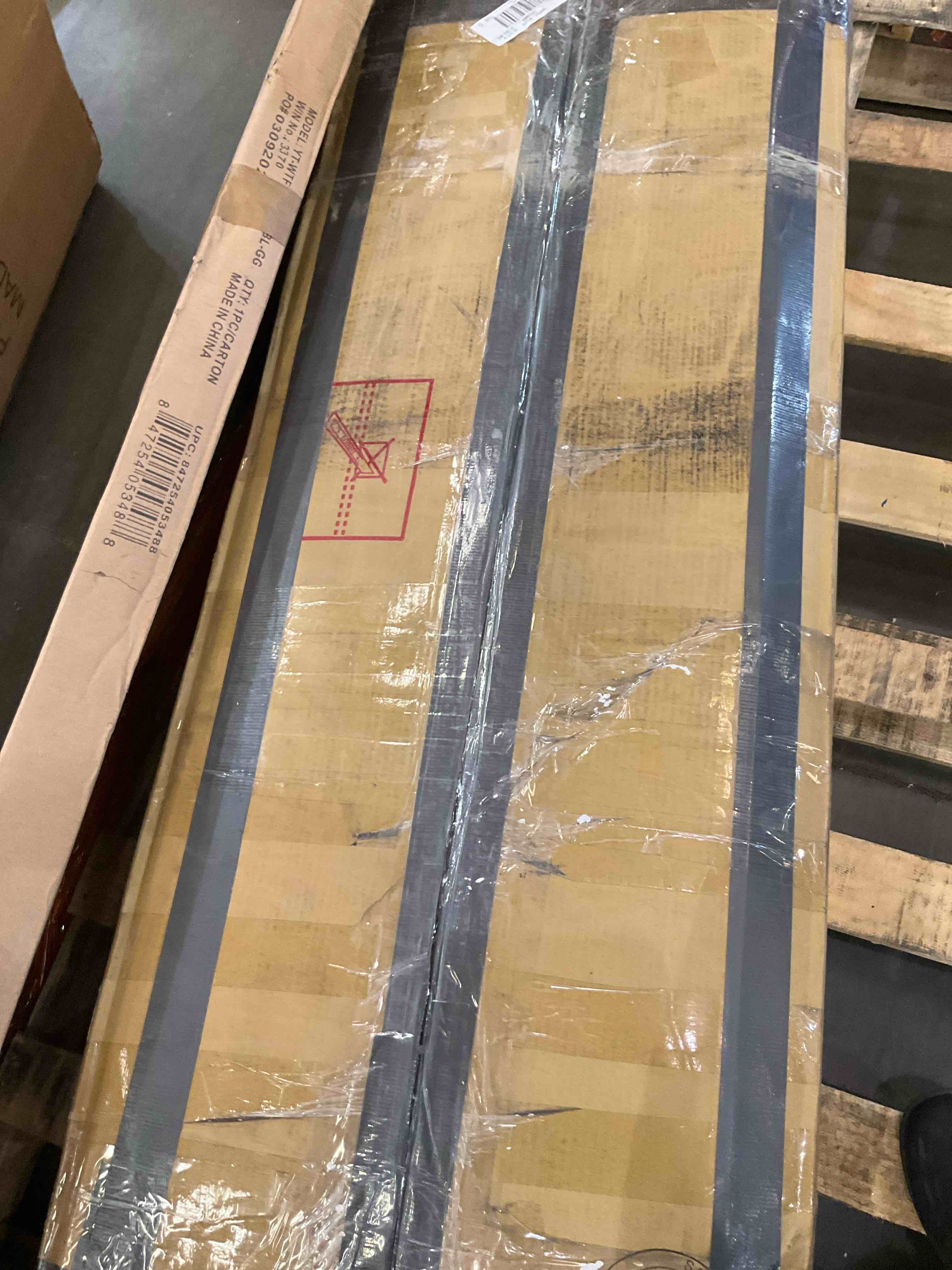https://s3.amazonaws.com/lotting-images-prod/BargainHunt/BHL00144653_1716903768639.jpeg