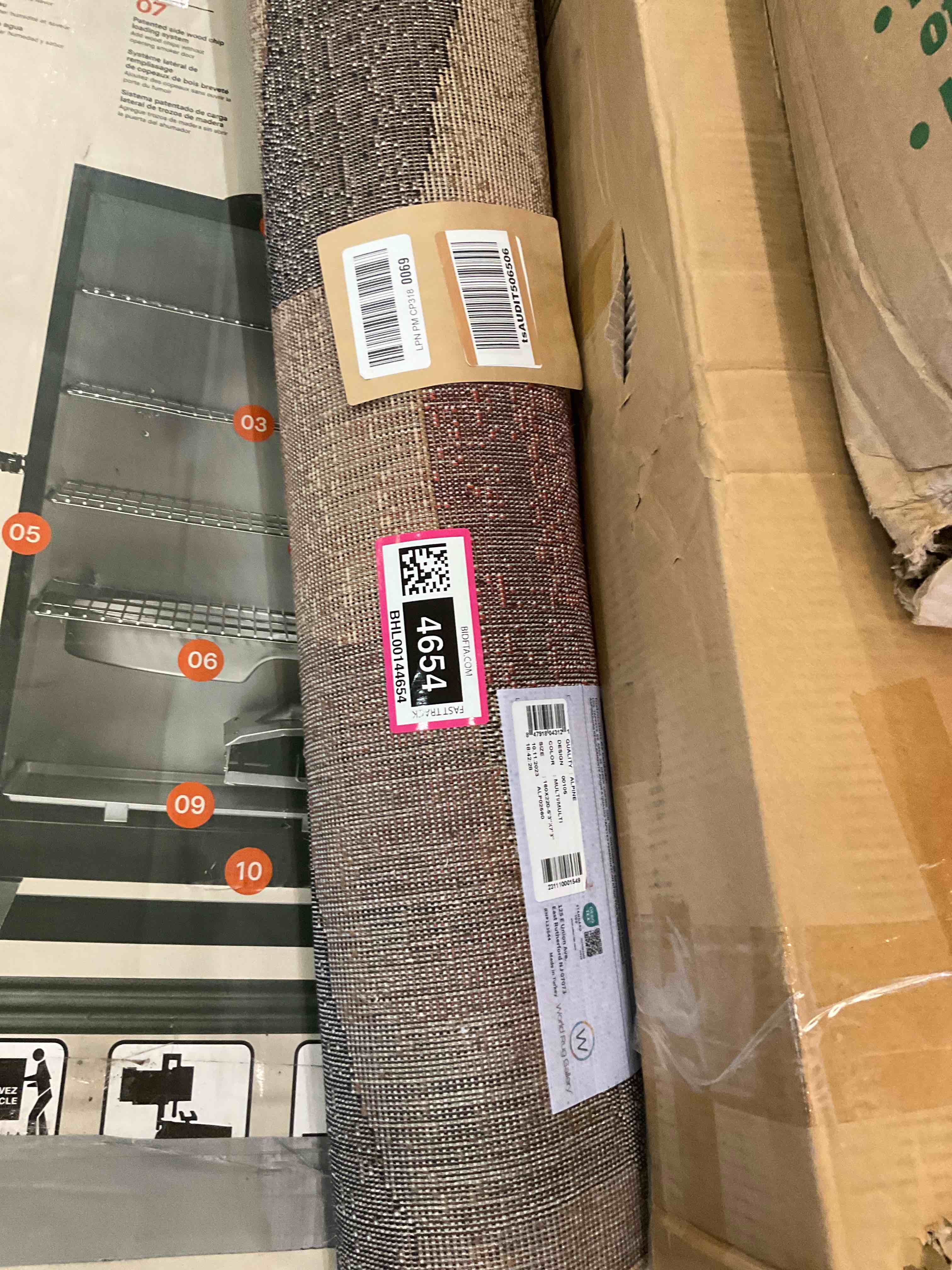 https://s3.amazonaws.com/lotting-images-prod/BargainHunt/BHL00144654_1716903988714.jpeg