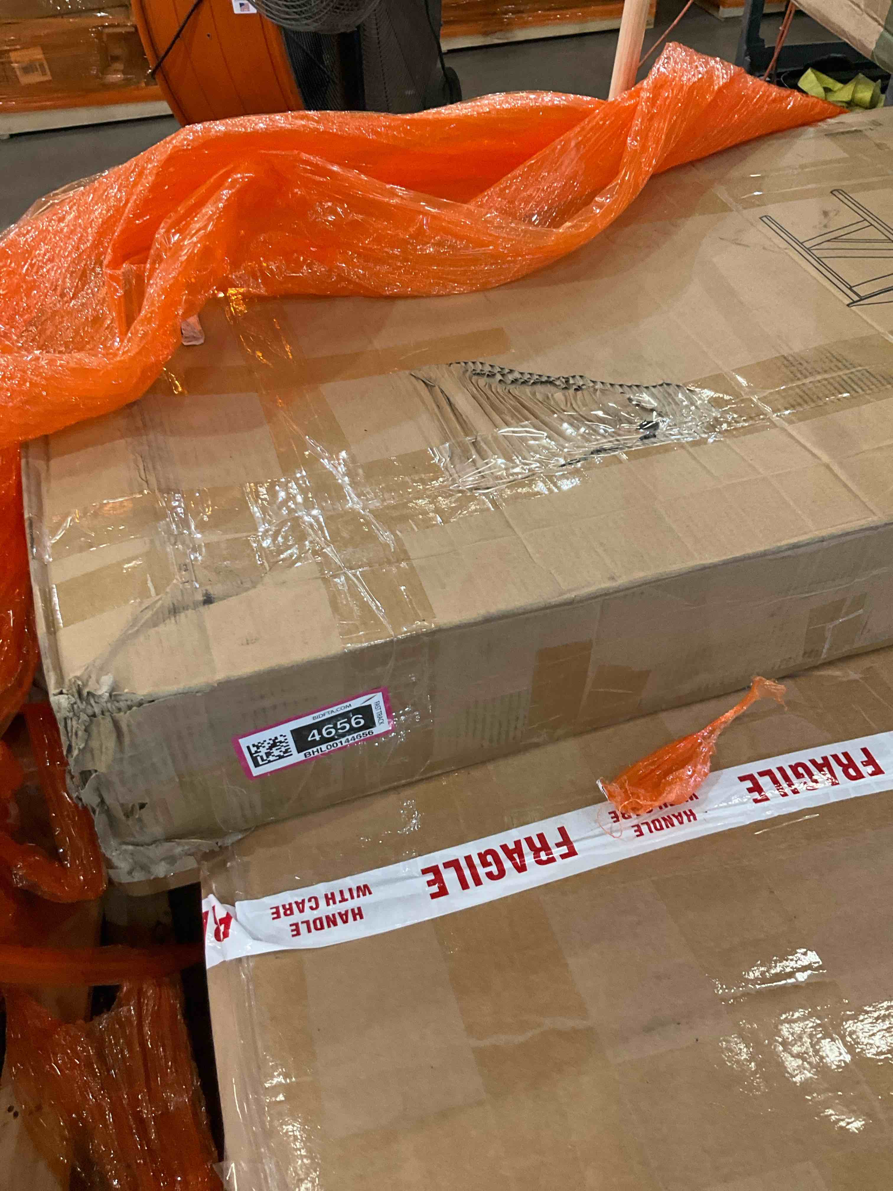https://s3.amazonaws.com/lotting-images-prod/BargainHunt/BHL00144656_1716904151325.jpeg