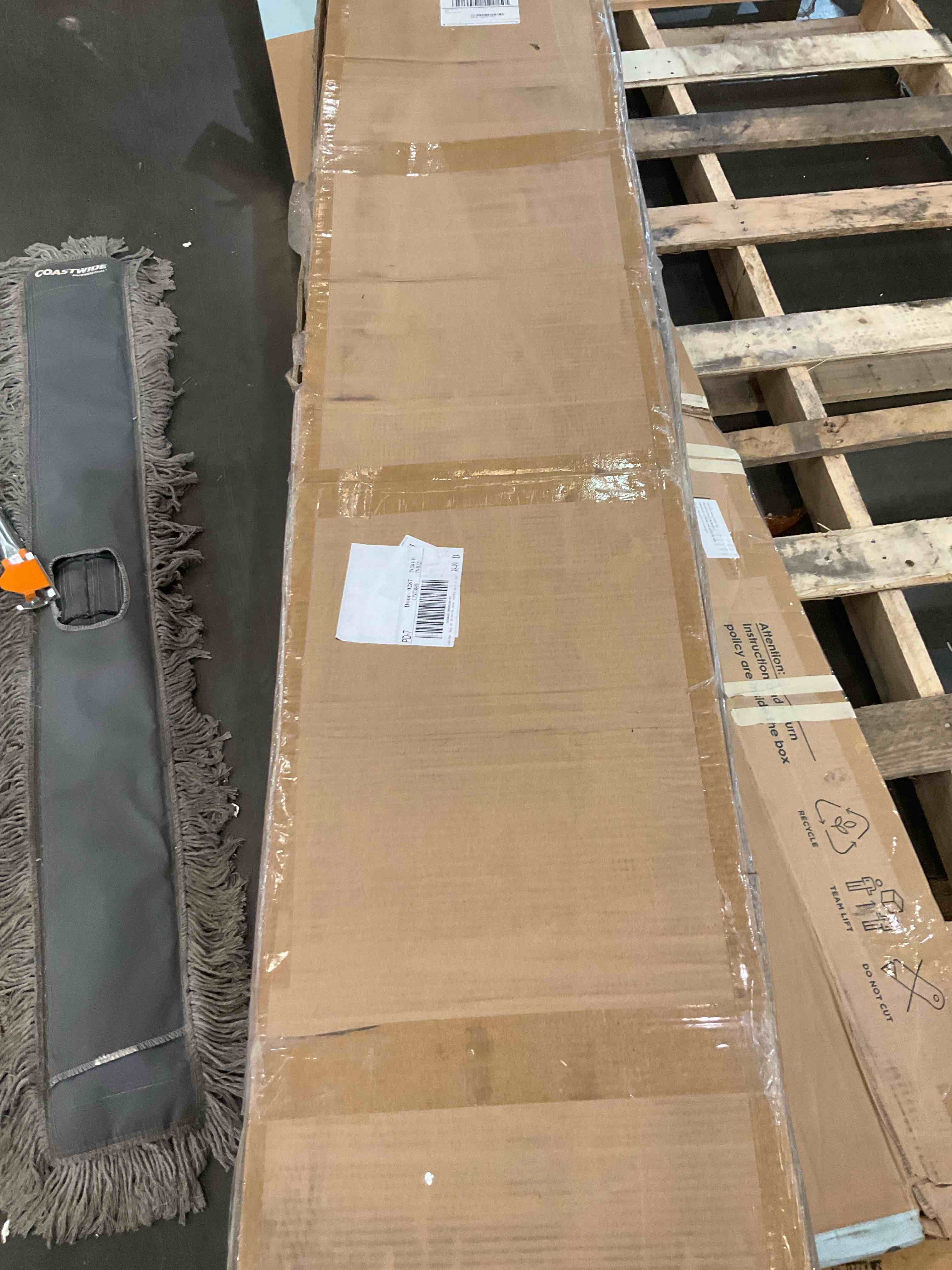 https://s3.amazonaws.com/lotting-images-prod/BargainHunt/BHL00144660_1716904771960.jpeg