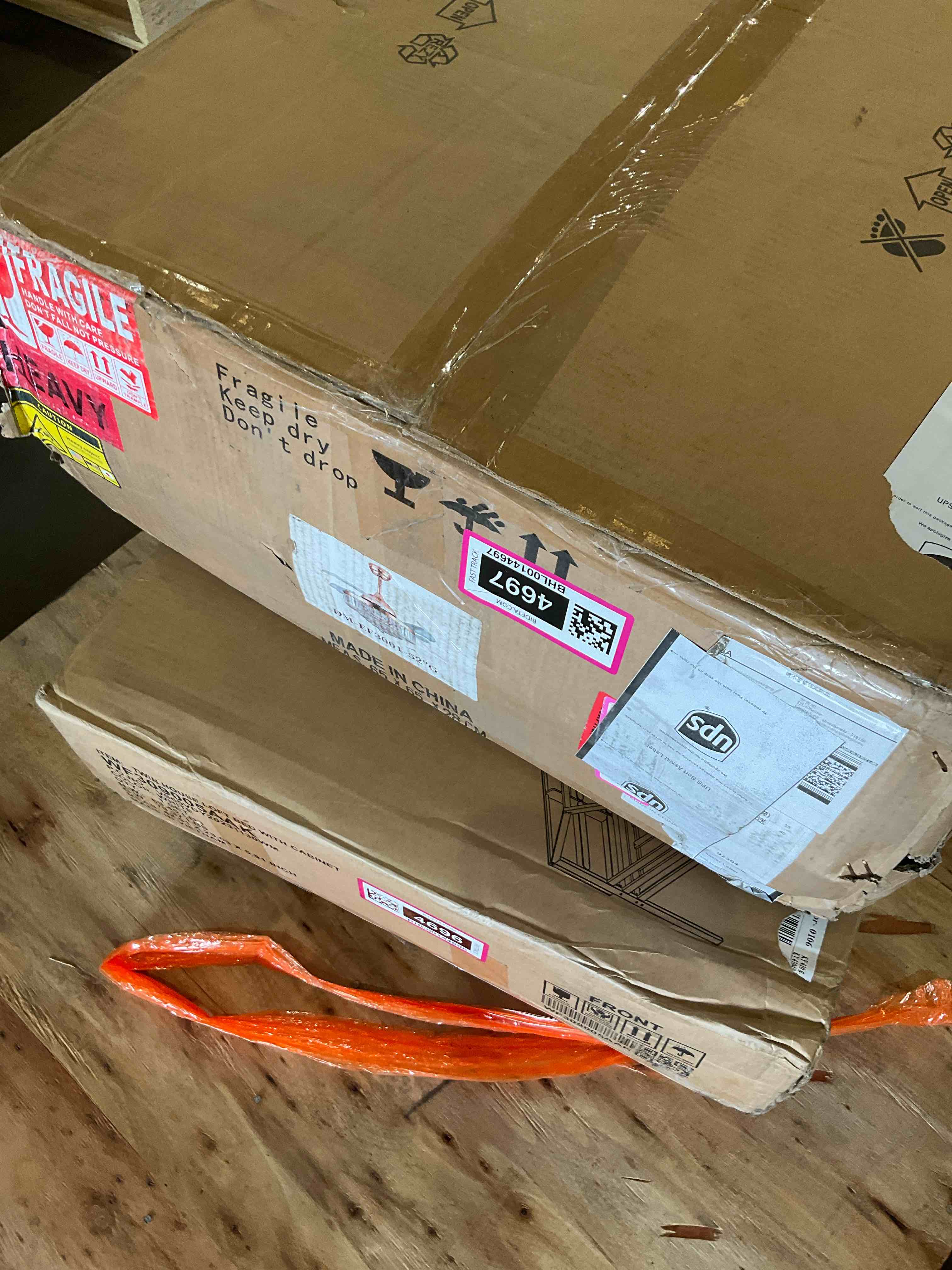 https://s3.amazonaws.com/lotting-images-prod/BargainHunt/BHL00144697_1716921776692.jpeg