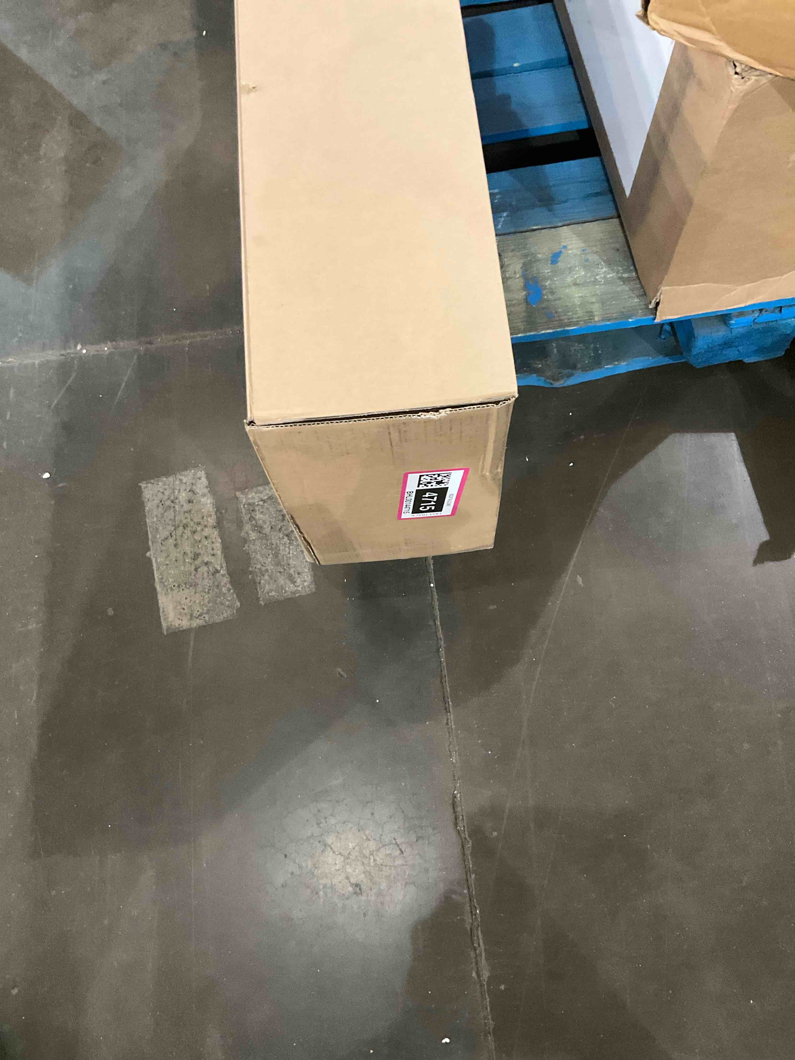 https://s3.amazonaws.com/lotting-images-prod/BargainHunt/BHL00144715_1716984574609.jpeg
