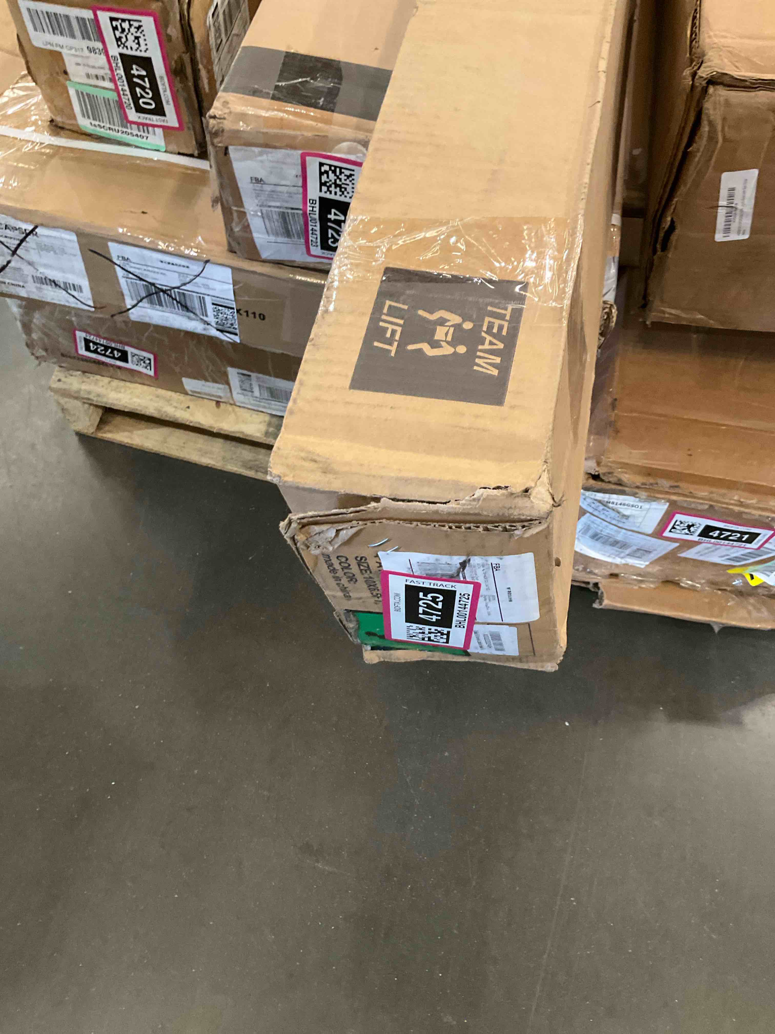 https://s3.amazonaws.com/lotting-images-prod/BargainHunt/BHL00144725_1716991261563.jpeg
