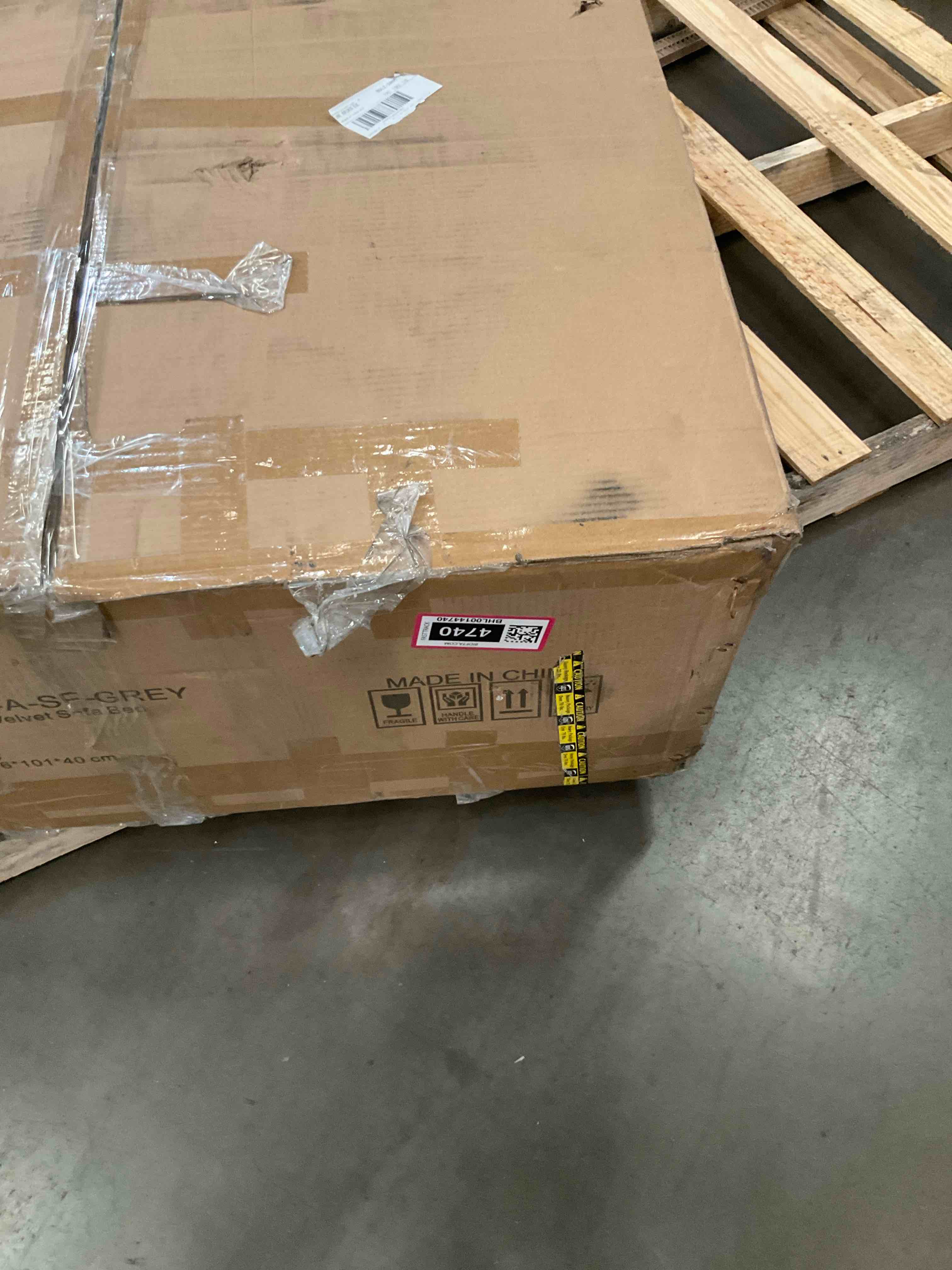 https://s3.amazonaws.com/lotting-images-prod/BargainHunt/BHL00144740_1716997081881.jpeg