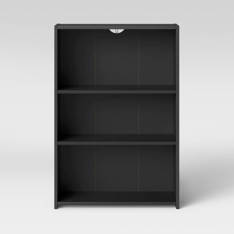 https://s3.amazonaws.com/lotting-images-prod/BargainHunt/BHL00145321_1709138551770.jpeg