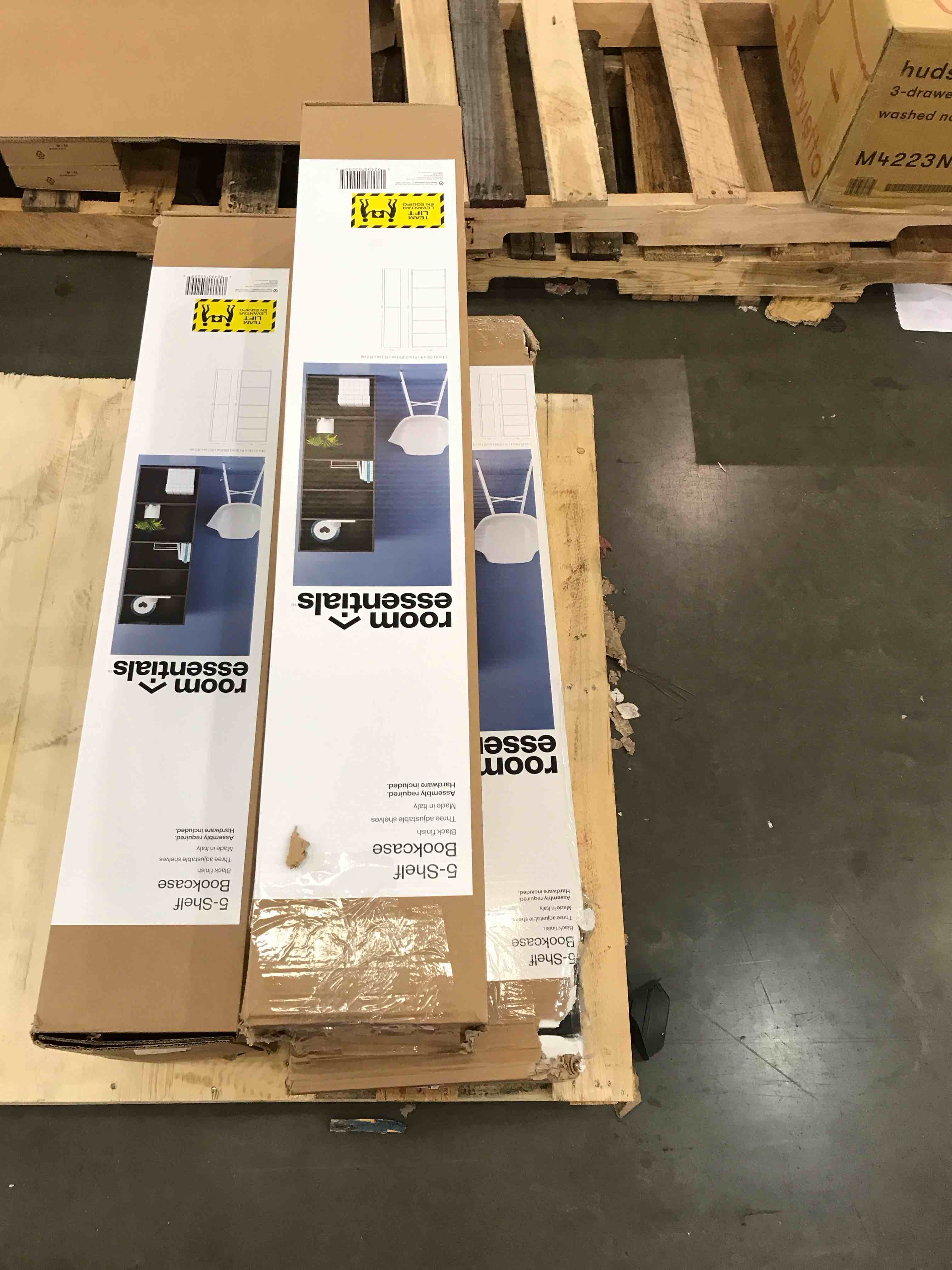 https://s3.amazonaws.com/lotting-images-prod/BargainHunt/BHL00145350_1709146336409.jpeg
