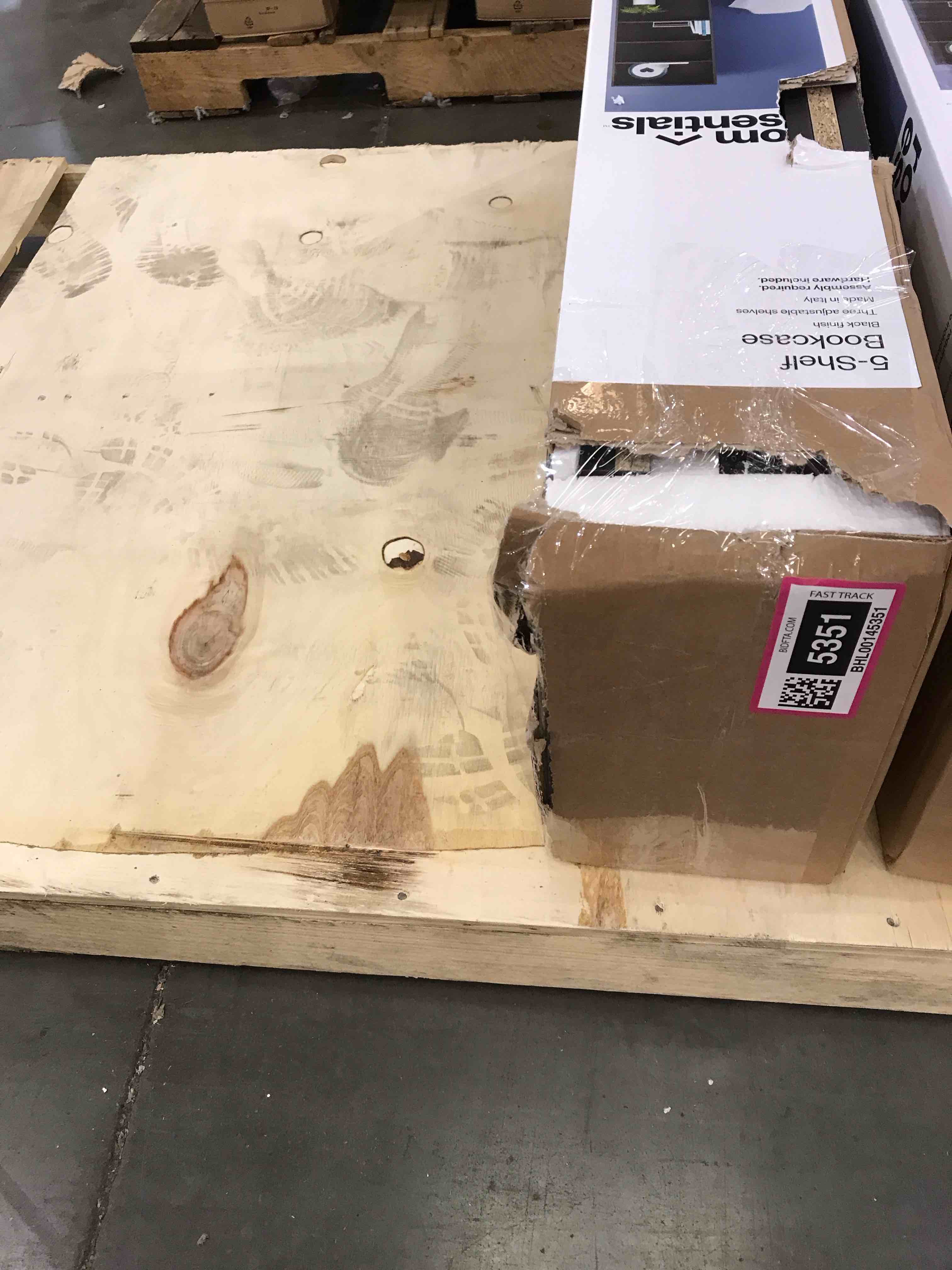 https://s3.amazonaws.com/lotting-images-prod/BargainHunt/BHL00145351_1709146473164.jpeg