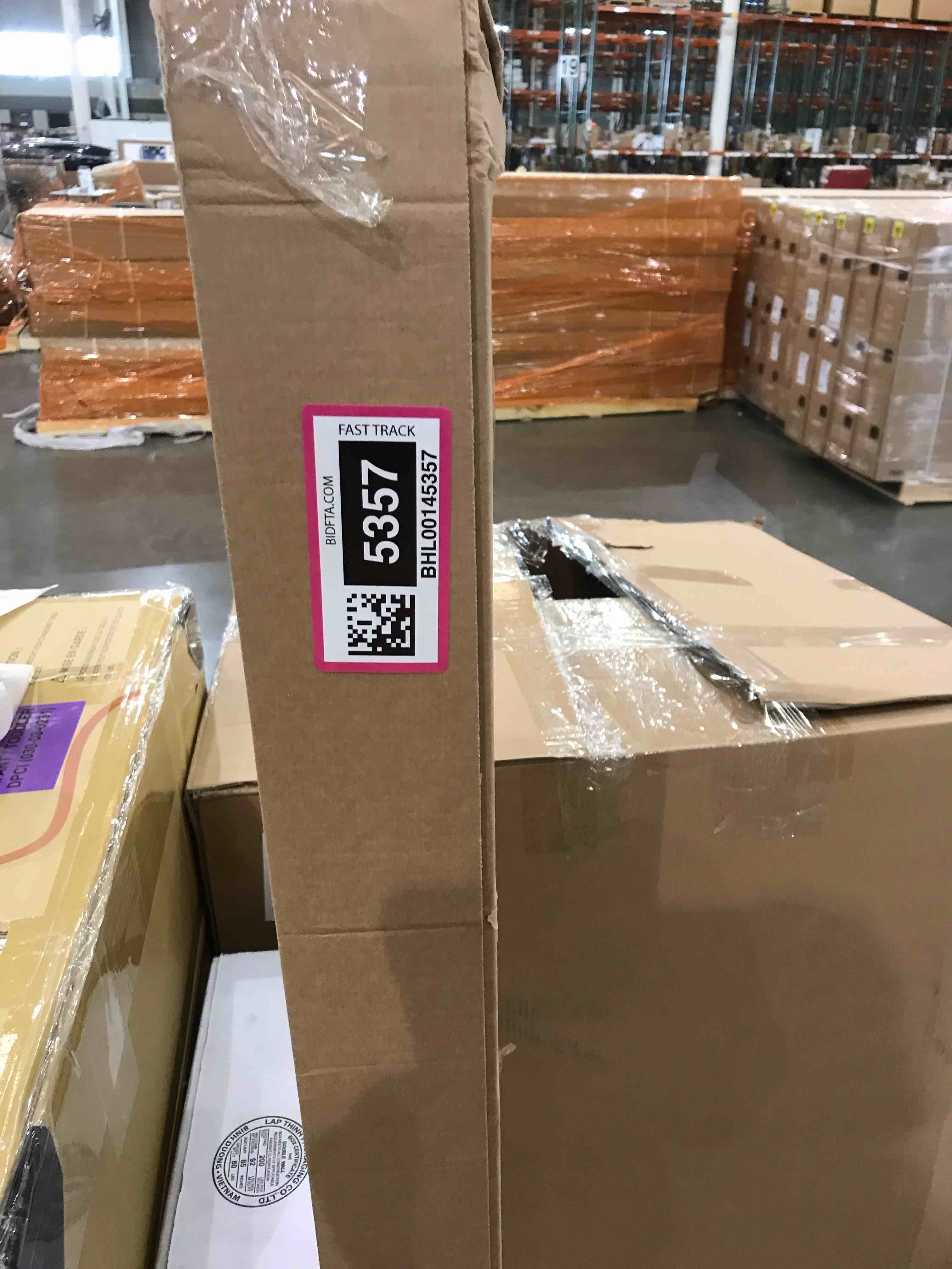 https://s3.amazonaws.com/lotting-images-prod/BargainHunt/BHL00145357_1709149354730.jpeg
