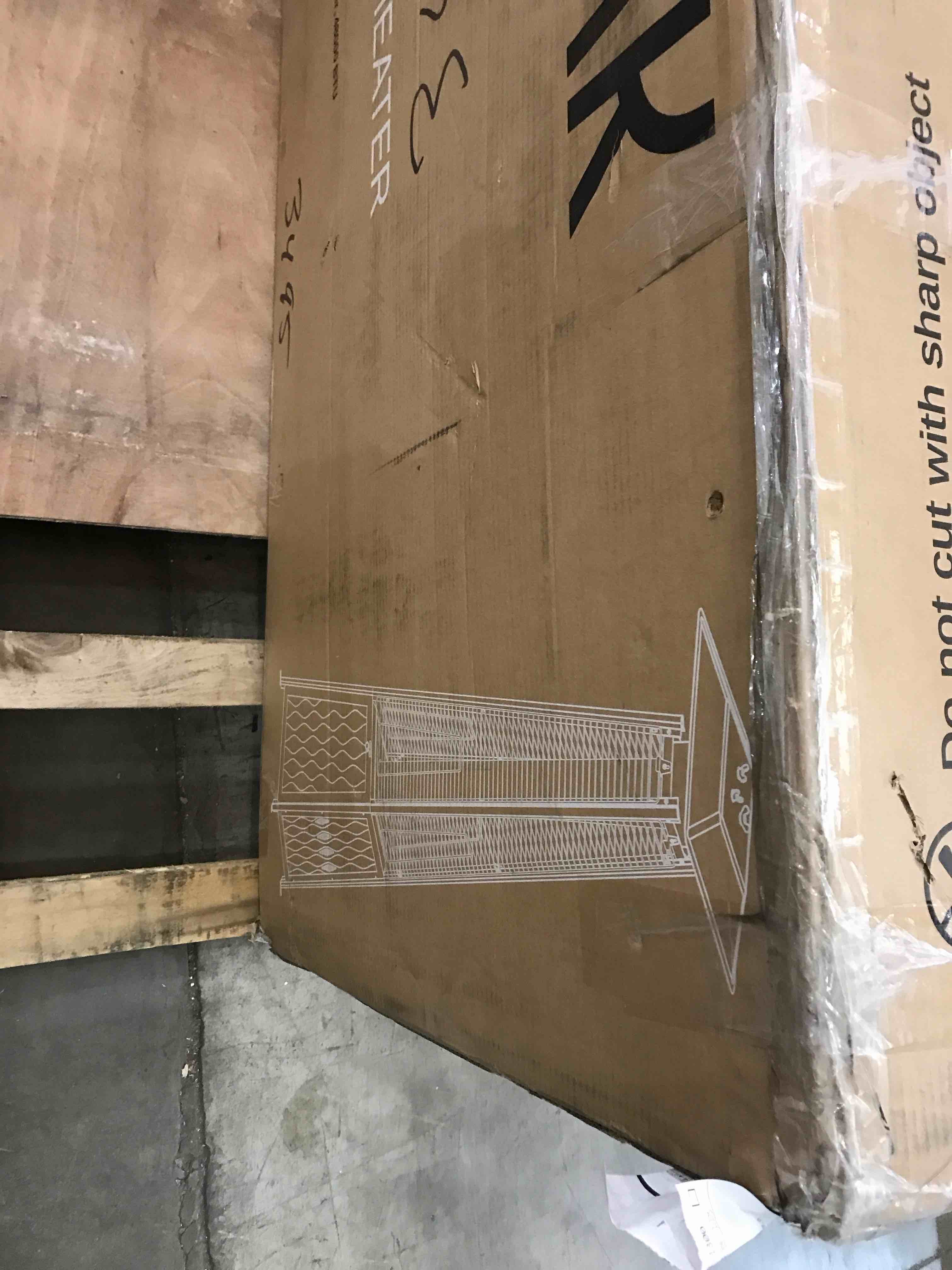 https://s3.amazonaws.com/lotting-images-prod/BargainHunt/BHL00145427_1709229440243.jpeg