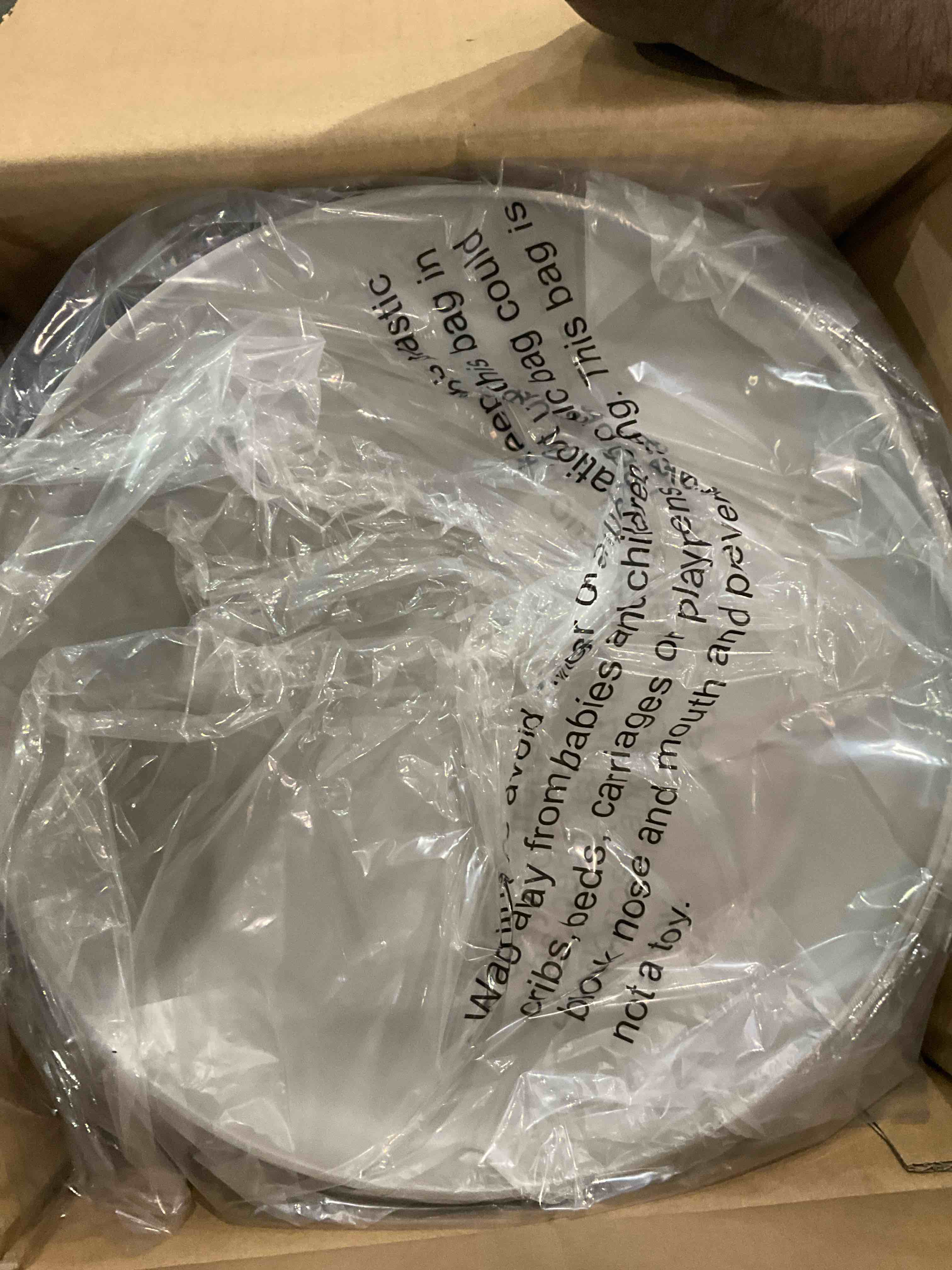 https://s3.amazonaws.com/lotting-images-prod/BargainHunt/BHL00145700_1715793870752.jpeg