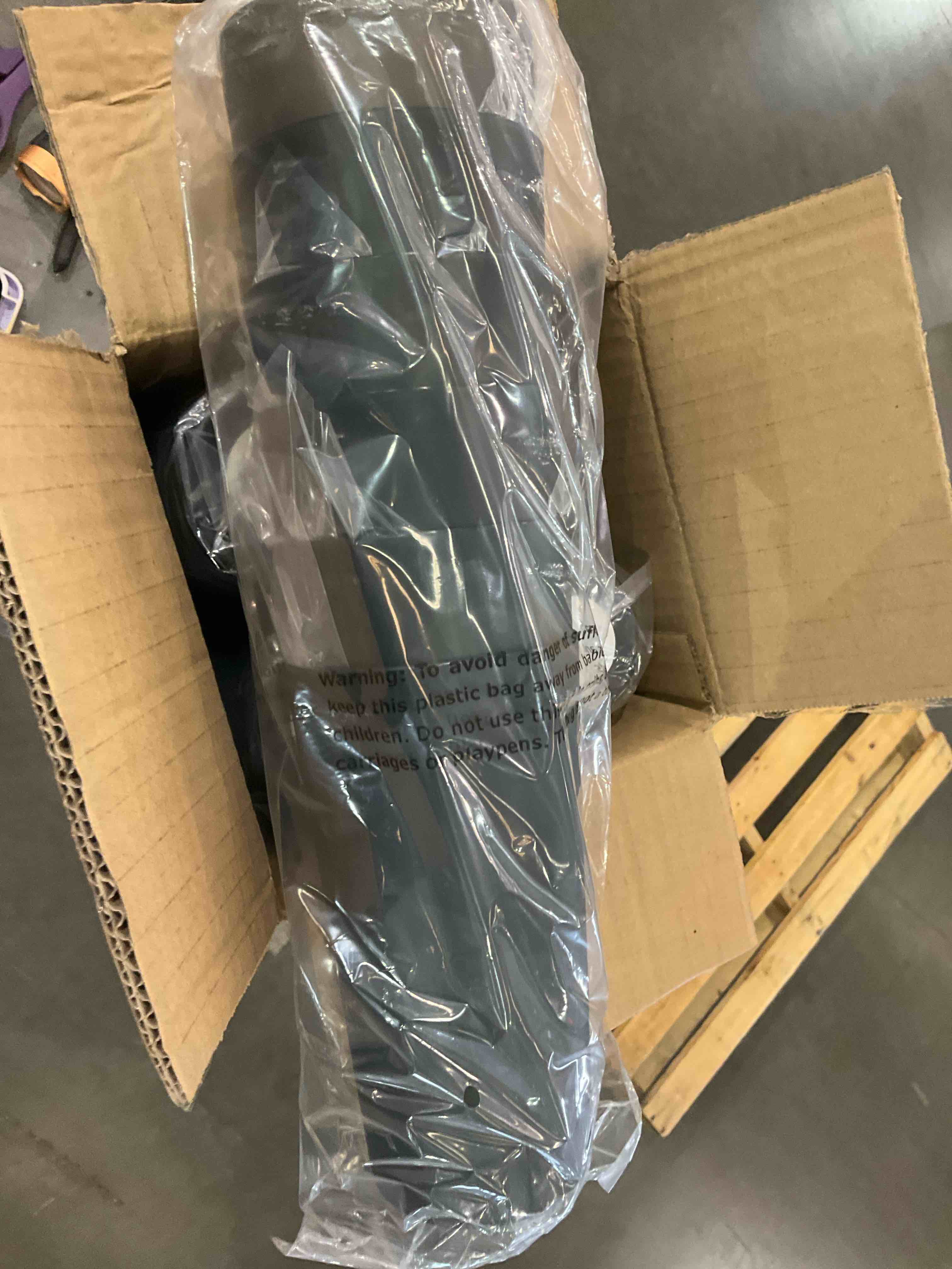 https://s3.amazonaws.com/lotting-images-prod/BargainHunt/BHL00146496_1715793483718.jpeg