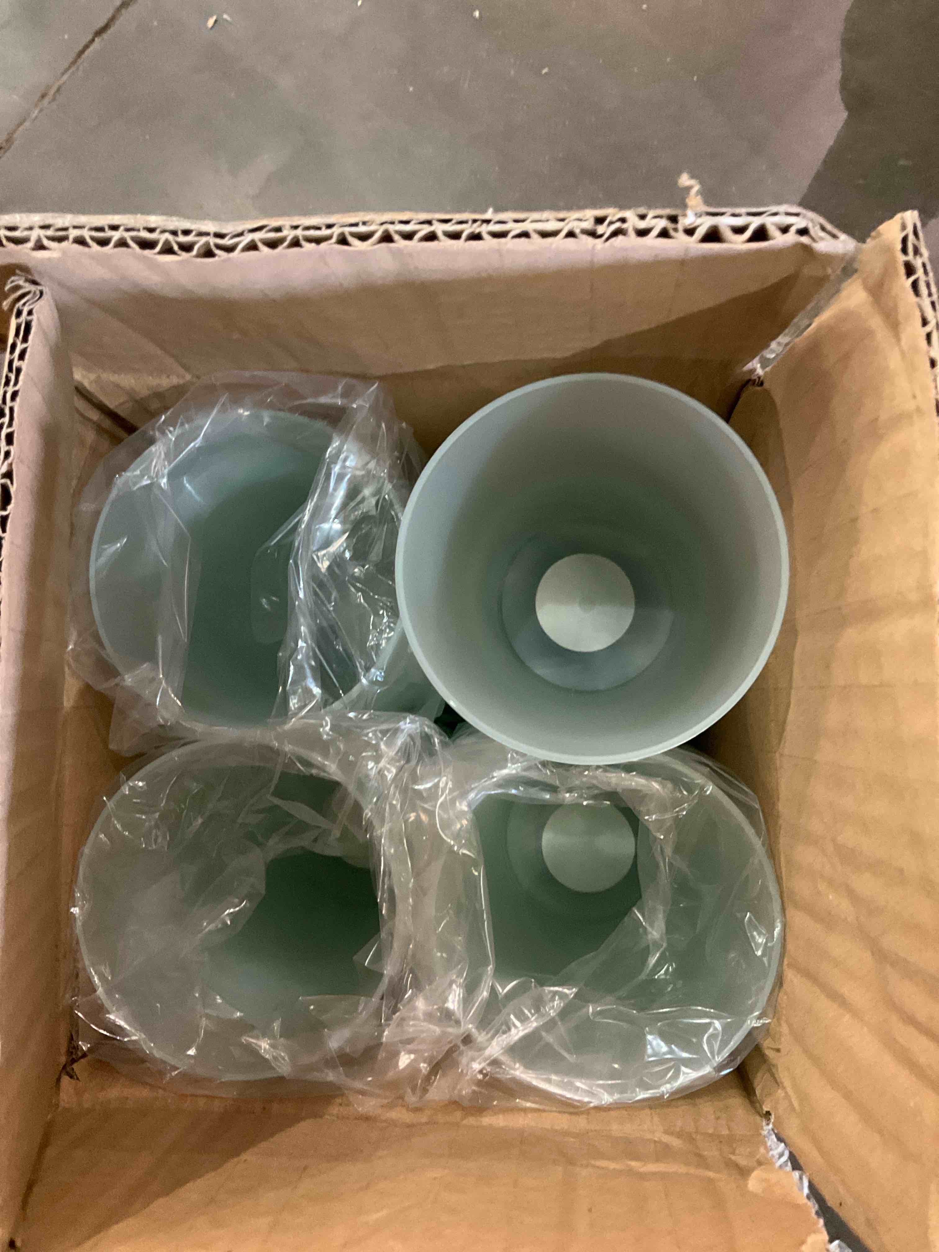 https://s3.amazonaws.com/lotting-images-prod/BargainHunt/BHL00147960_1715781881541.jpeg