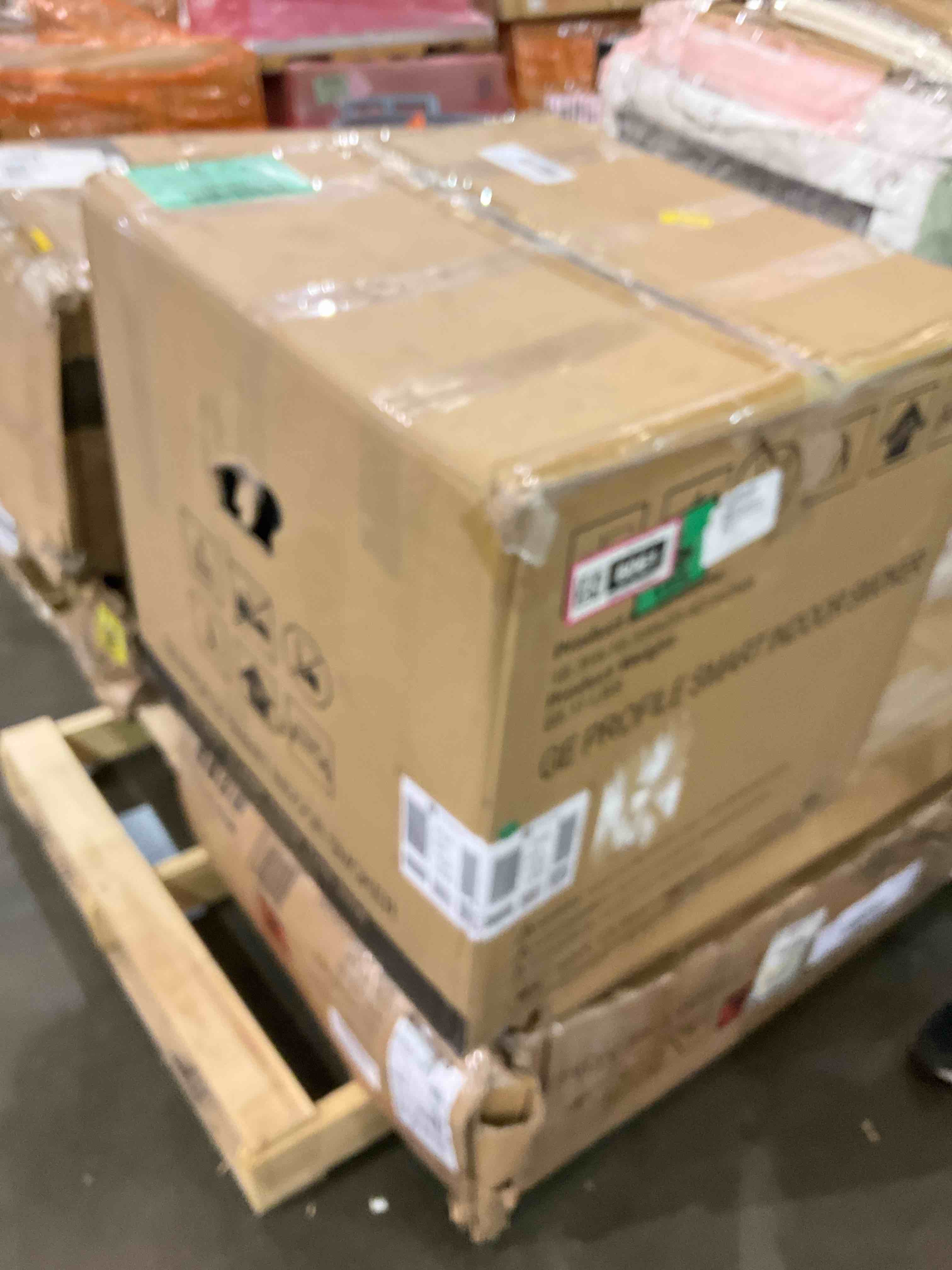 https://s3.amazonaws.com/lotting-images-prod/BargainHunt/BHL00148061_1710420707502.jpeg