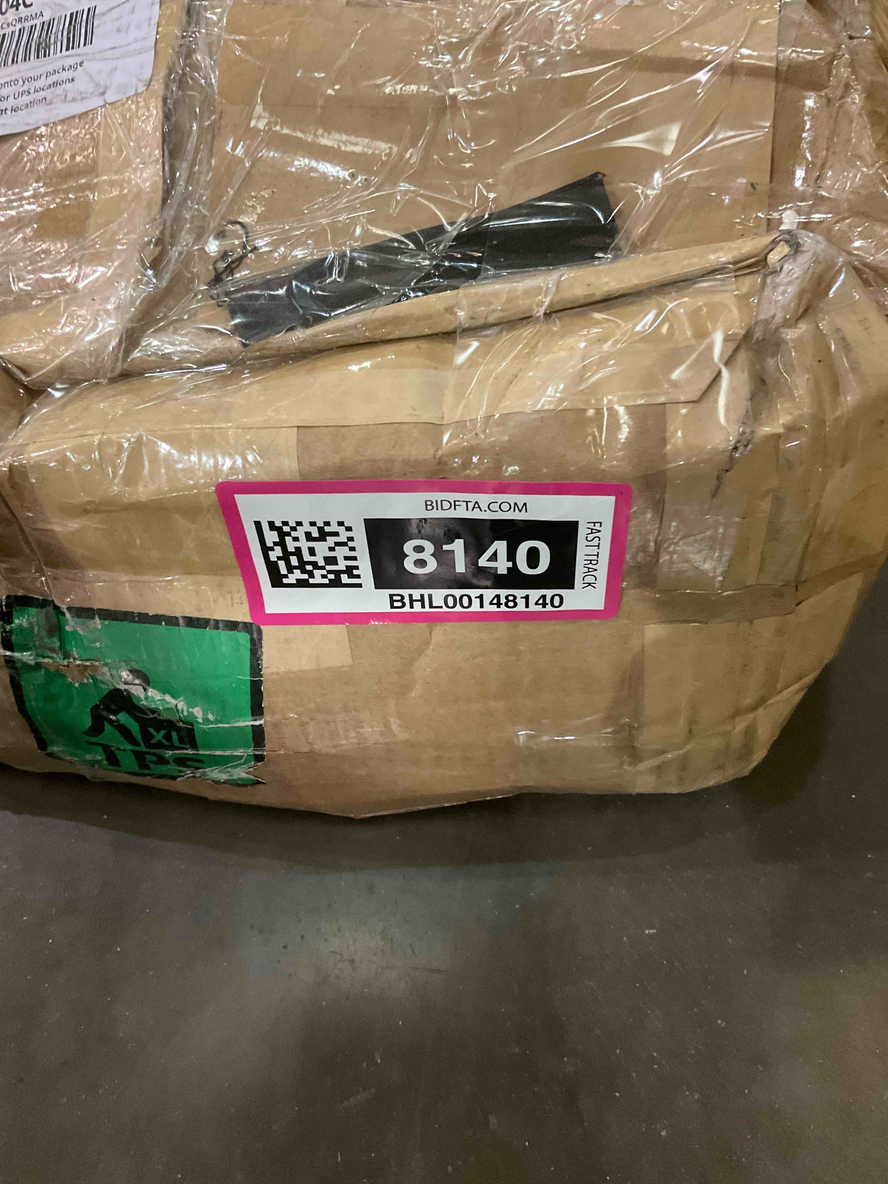 https://s3.amazonaws.com/lotting-images-prod/BargainHunt/BHL00148140_1710516320430.jpeg