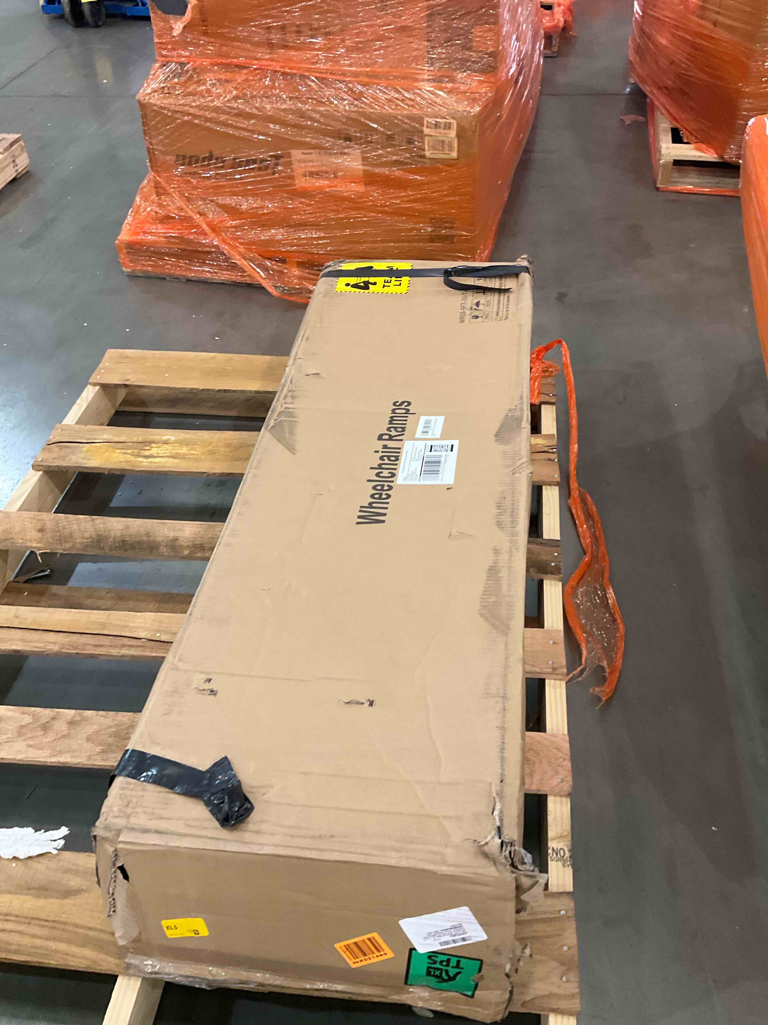 https://s3.amazonaws.com/lotting-images-prod/BargainHunt/BHL00148333_1713362633641.jpeg